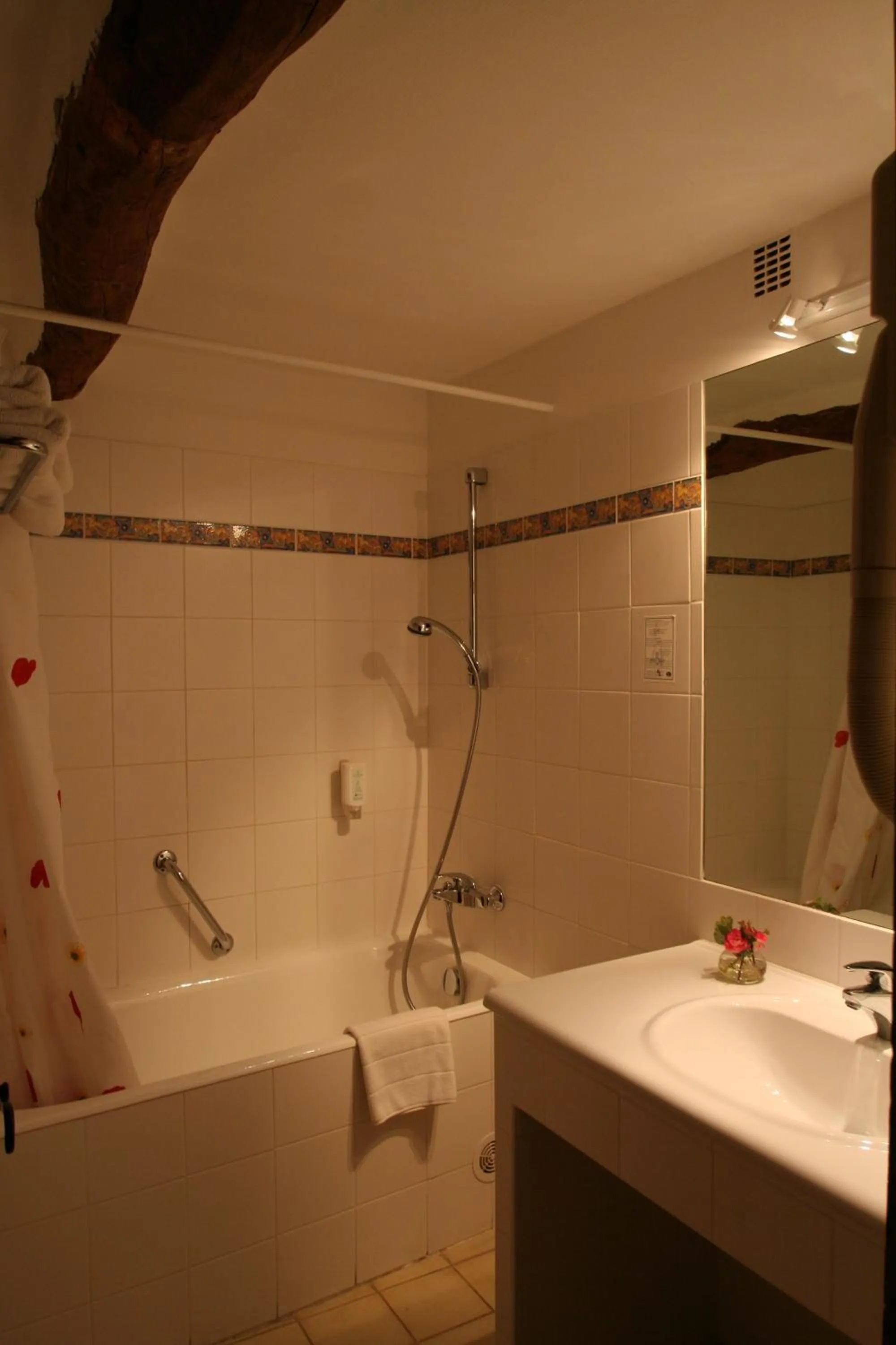 Bathroom in Hostellerie Le Beffroi