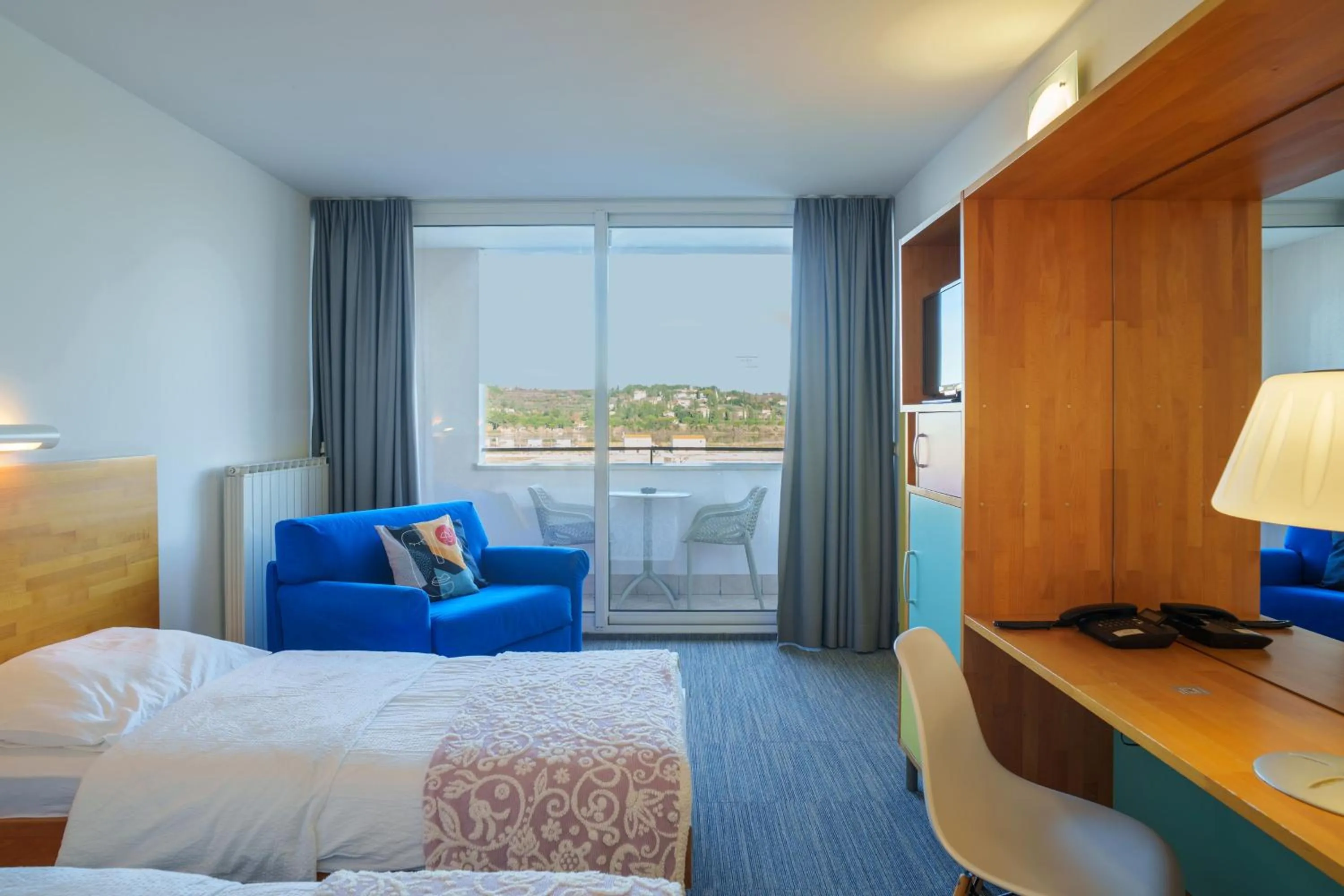 Property building, Bed in Hotel Oleander - Oleander Resort