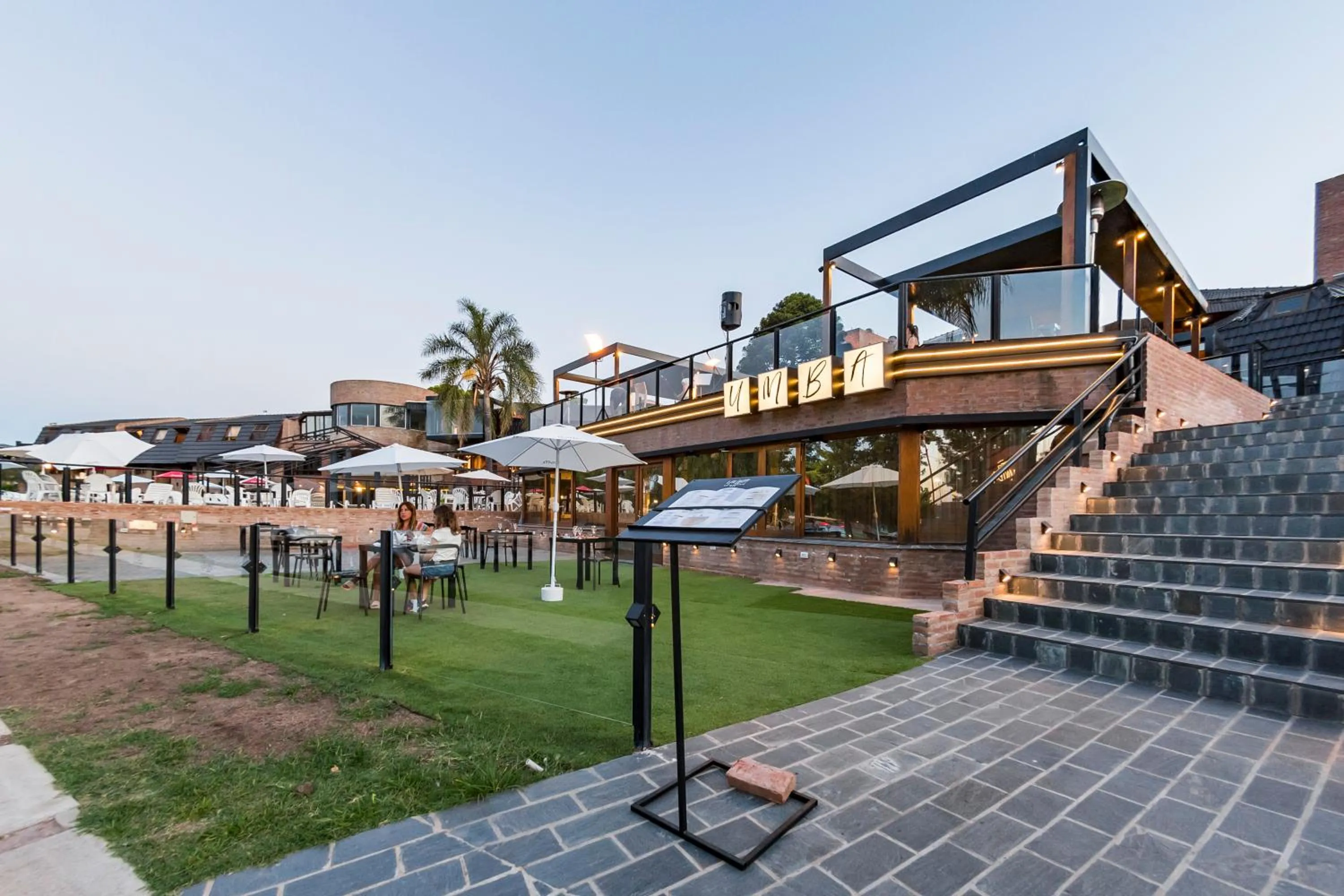 Portal del Lago Hotel