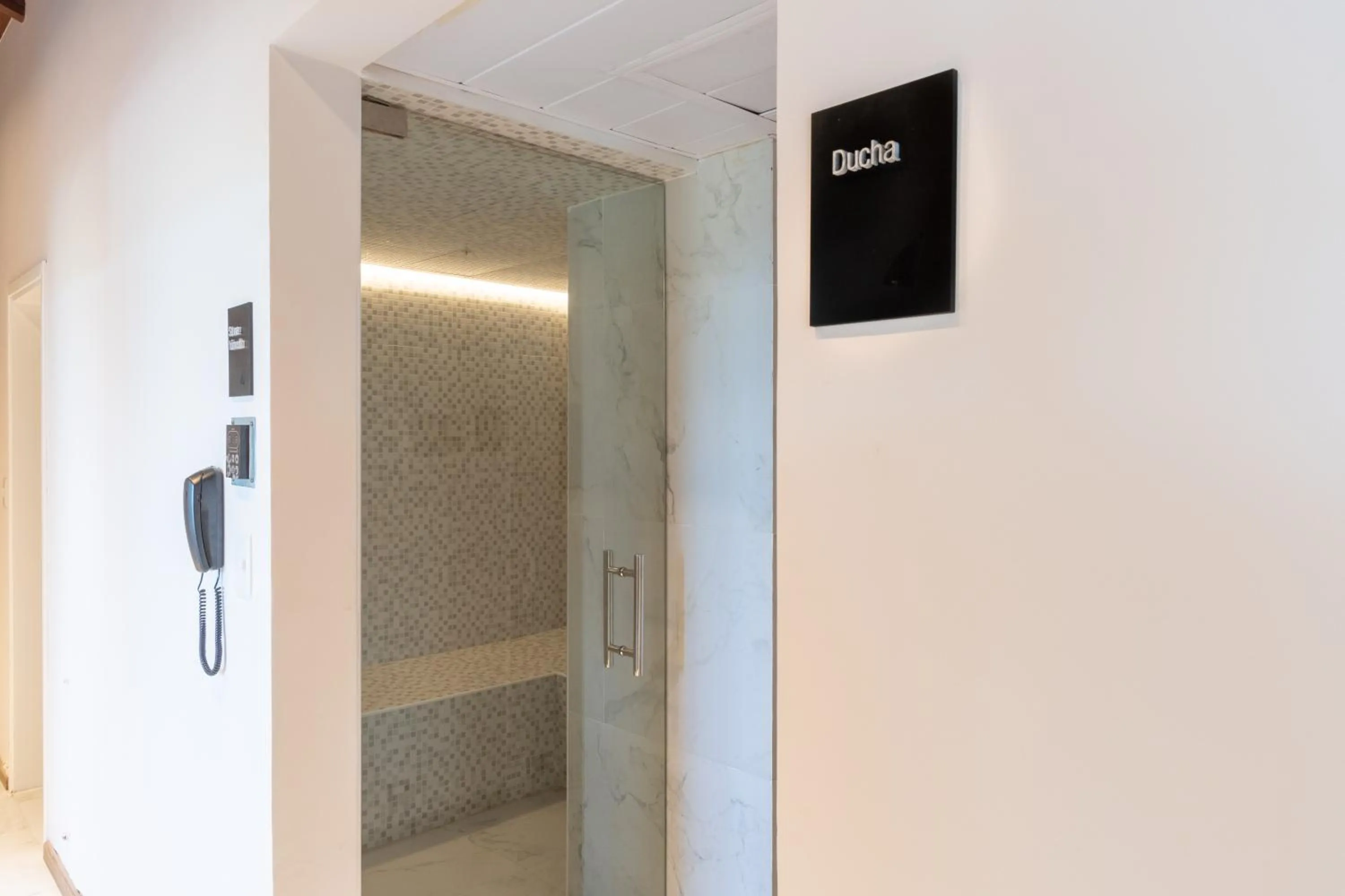 Spa and wellness centre/facilities in Portal del Lago Hotel