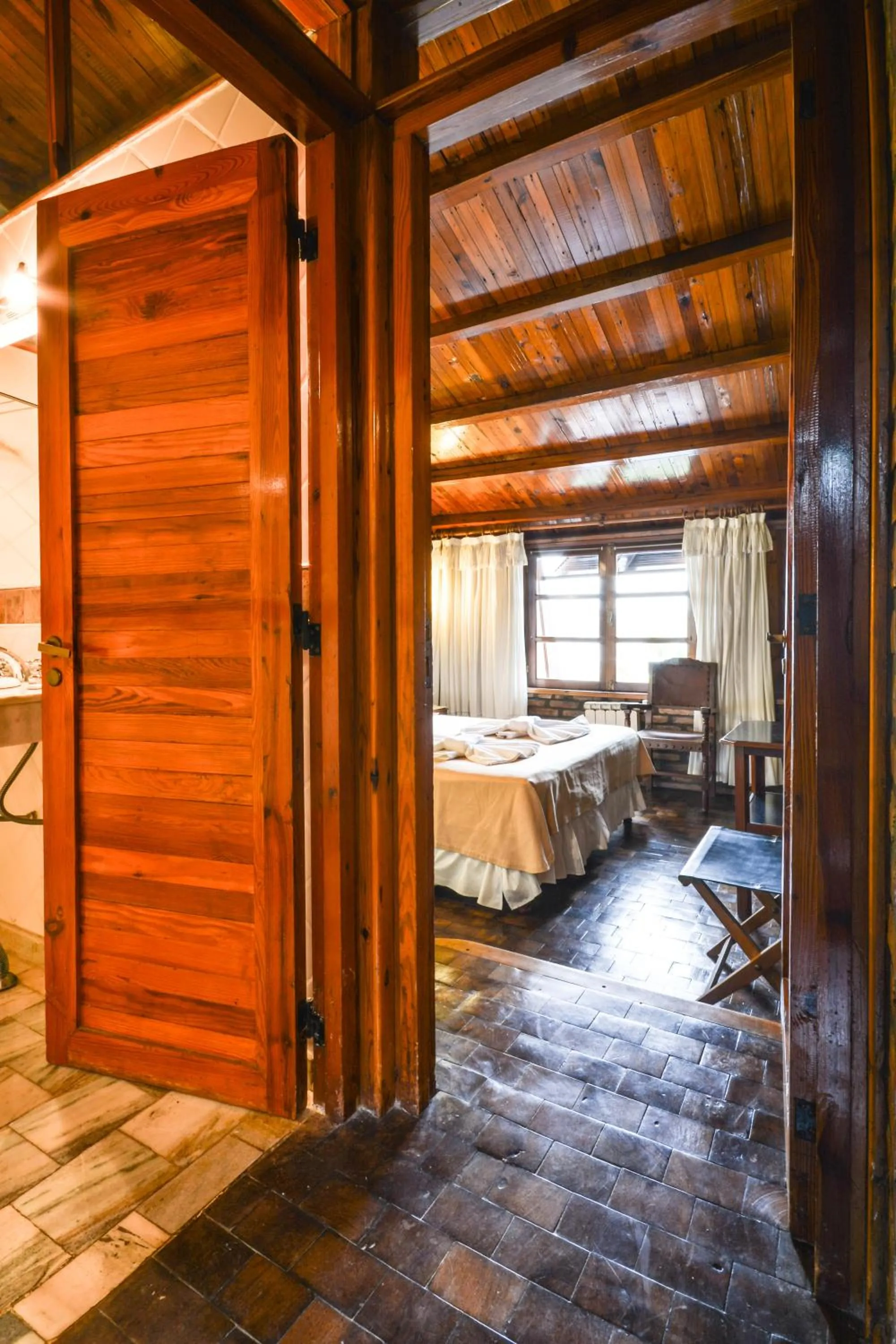 Day, Bed in Portal del Lago Hotel