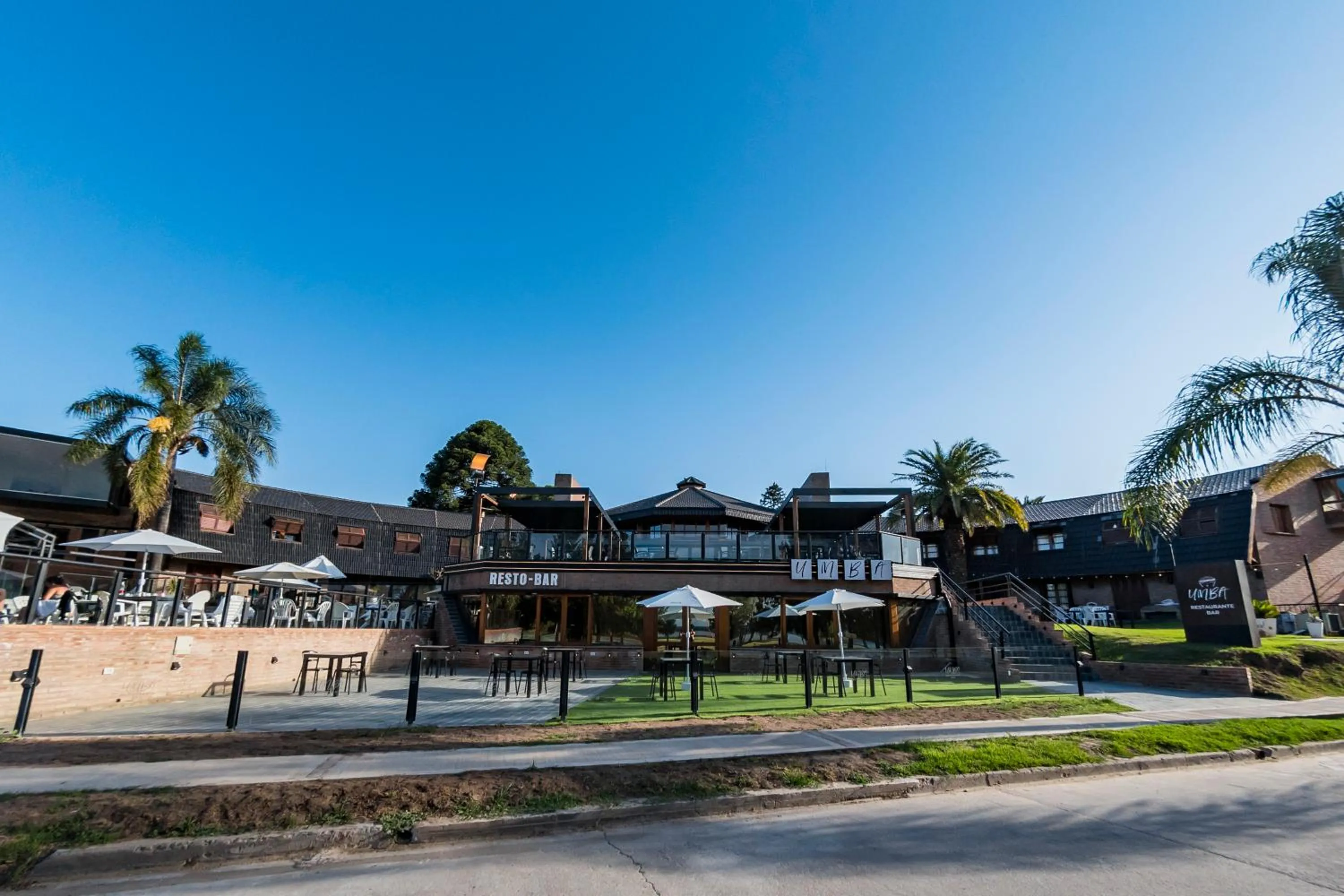 Portal del Lago Hotel