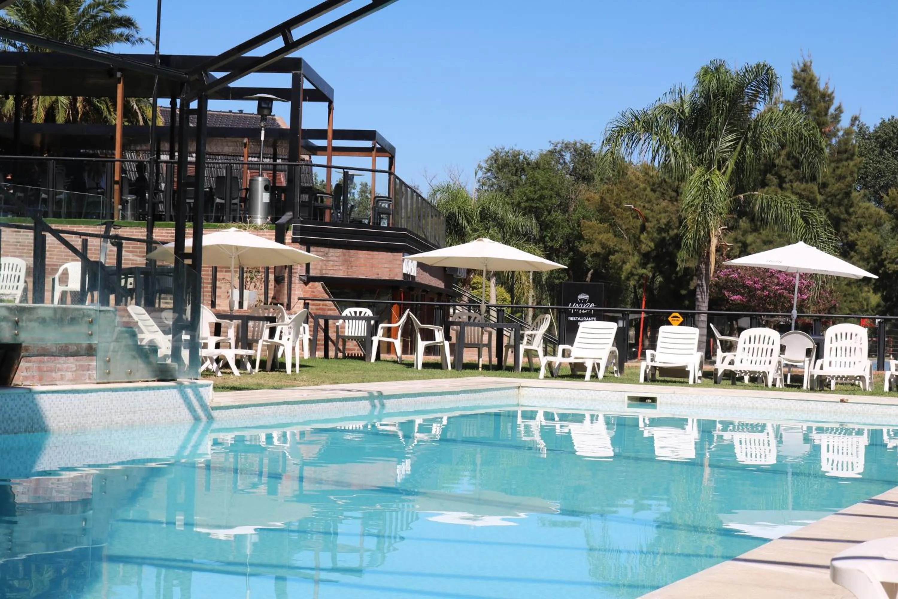 Swimming pool in Portal del Lago Hotel