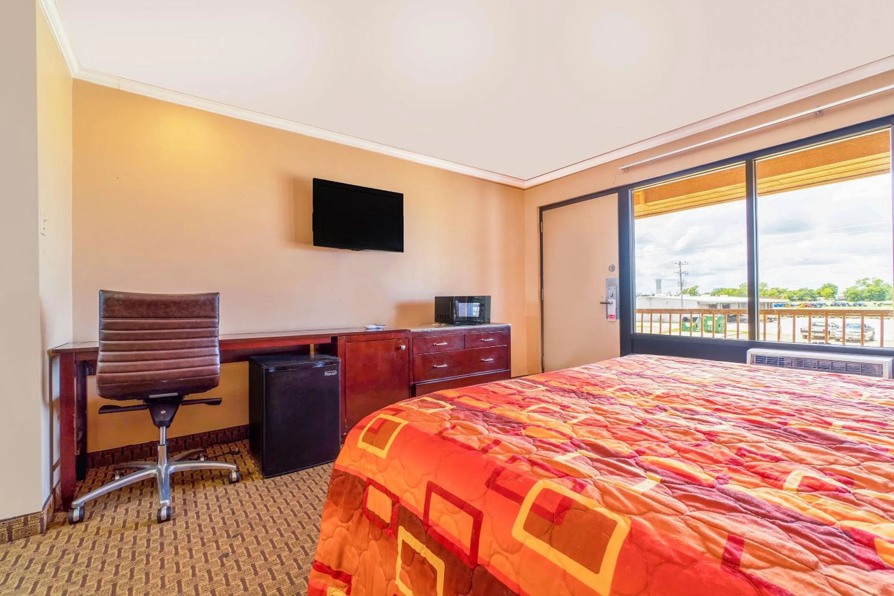 Bedroom in River Valley Motor Inn By OYO La Grange Texas