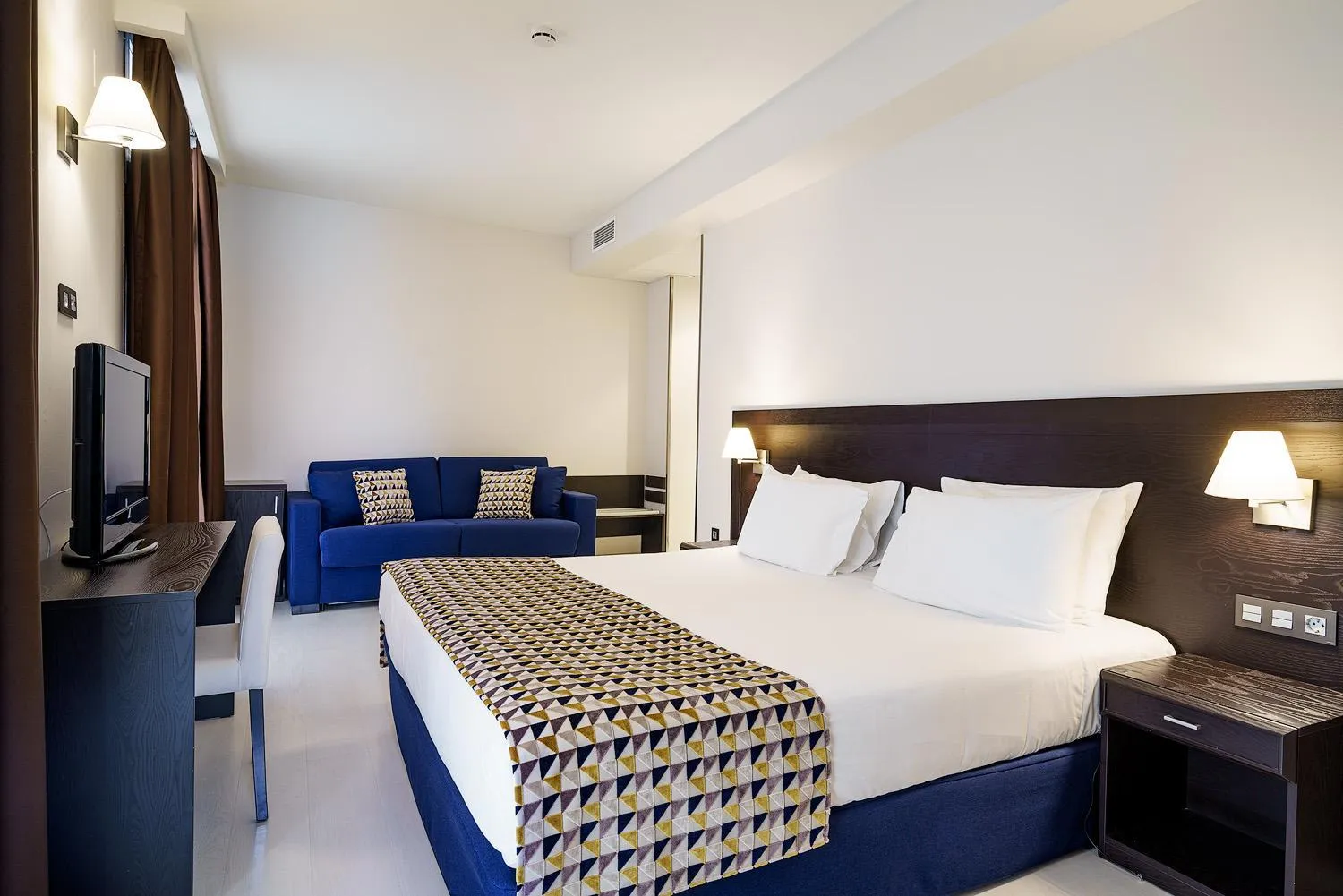 Bedroom, Bed in Exe Málaga Museos