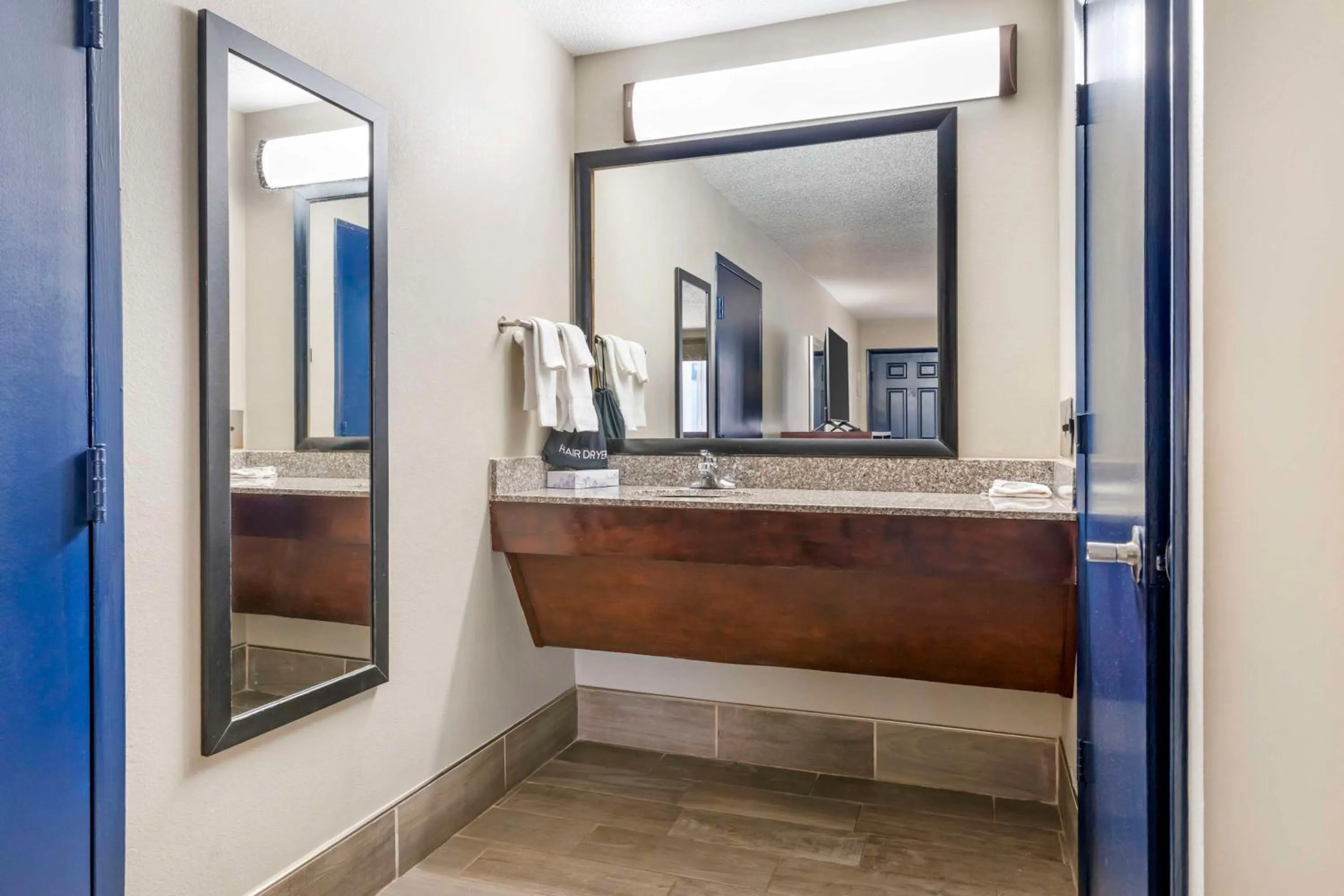 Bedroom in Best Western Royal Inn