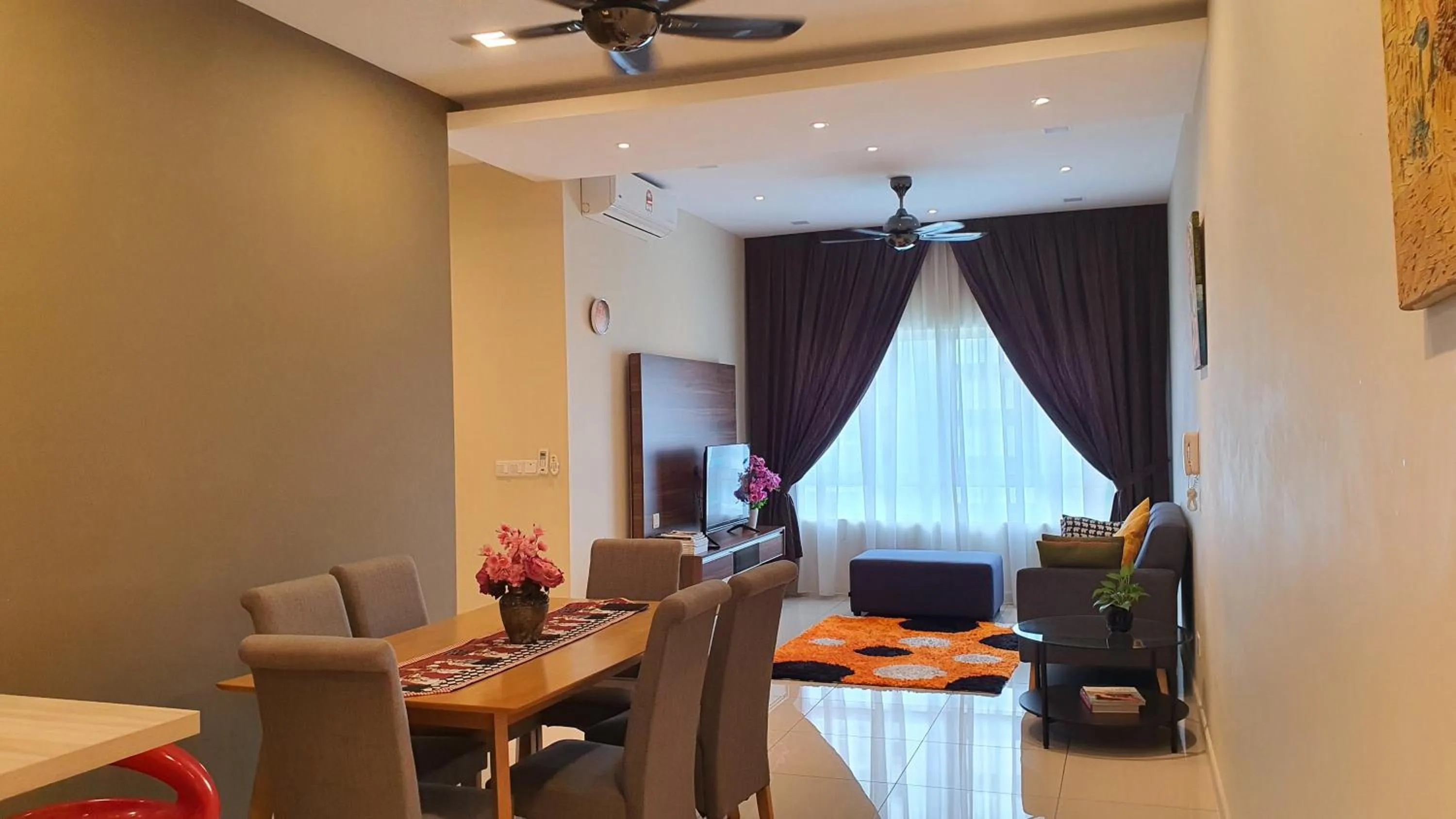 Dining area in Southville Stay @ Savanna Executive Suite