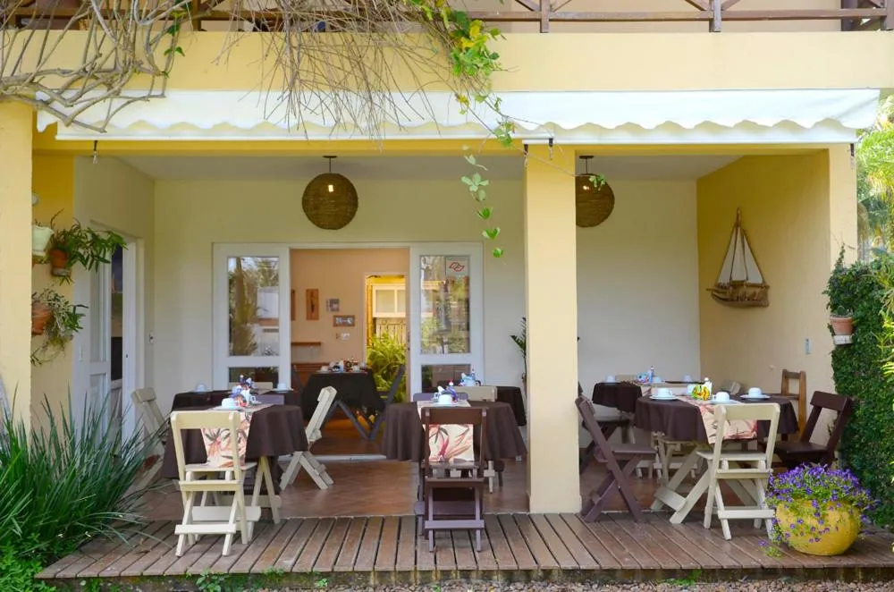 Restaurant/places to eat in Pousada Villa Maritima