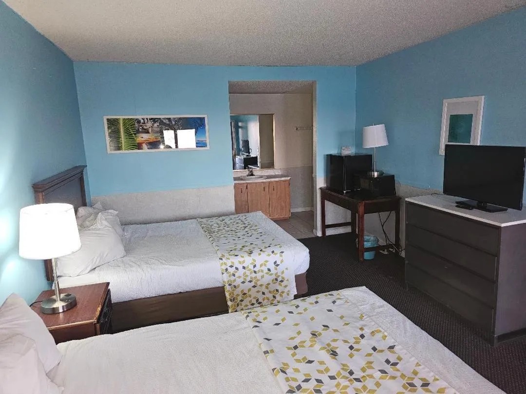 Bed in Hawk's Nest Lodge