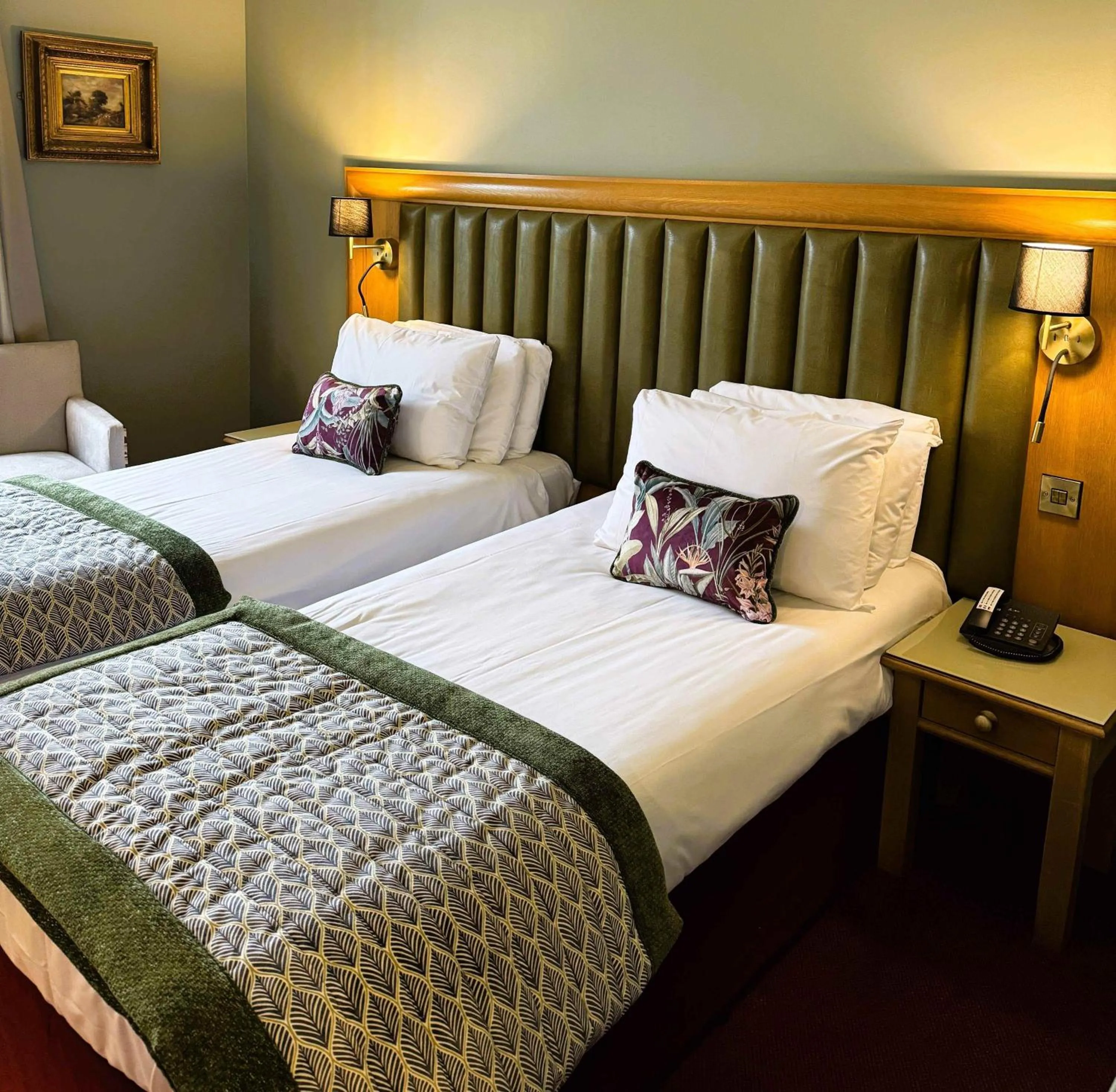 Bedroom, Bed in Roganstown Hotel & Country Club