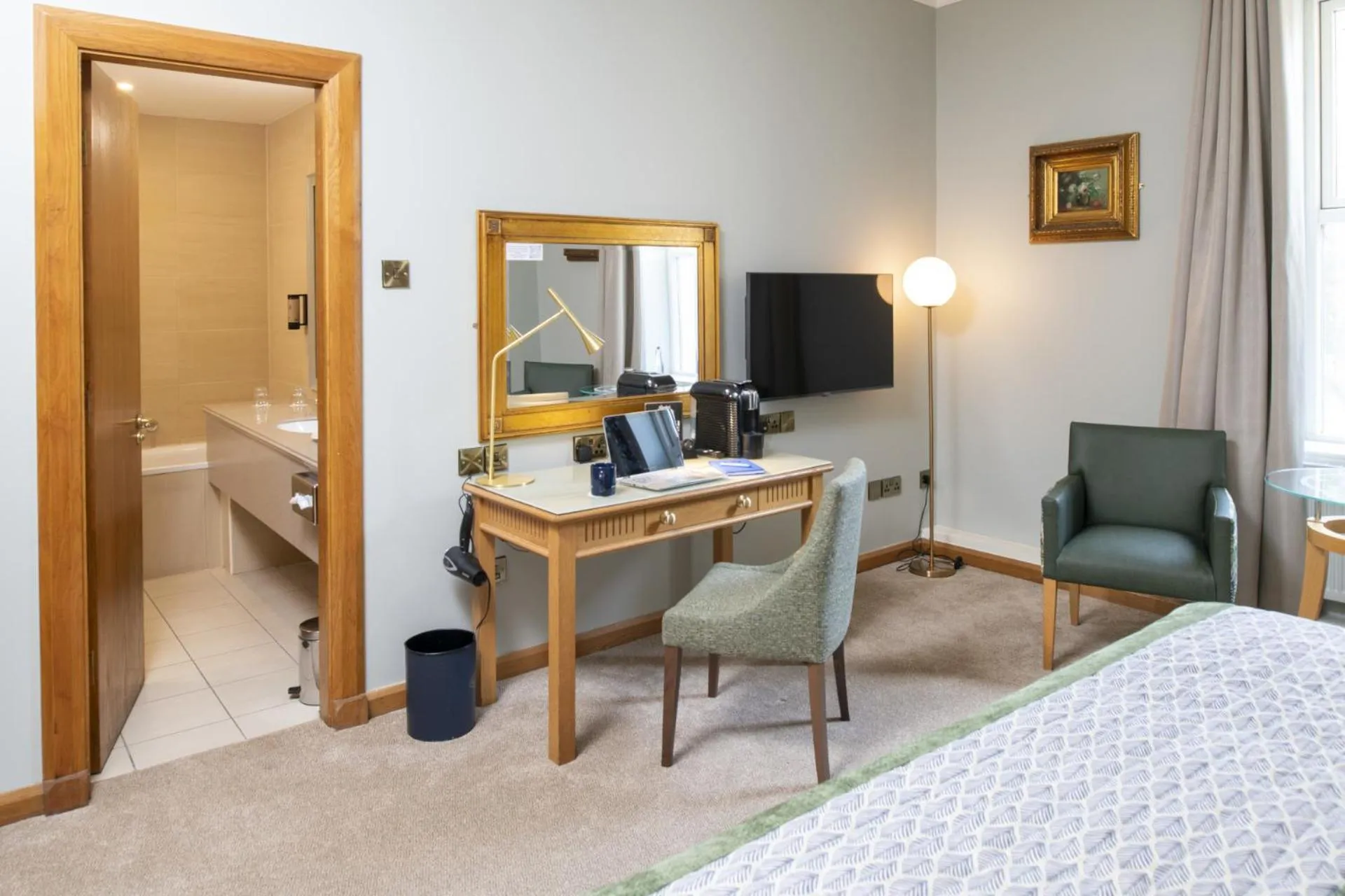 Bedroom, Bed in Roganstown Hotel & Country Club