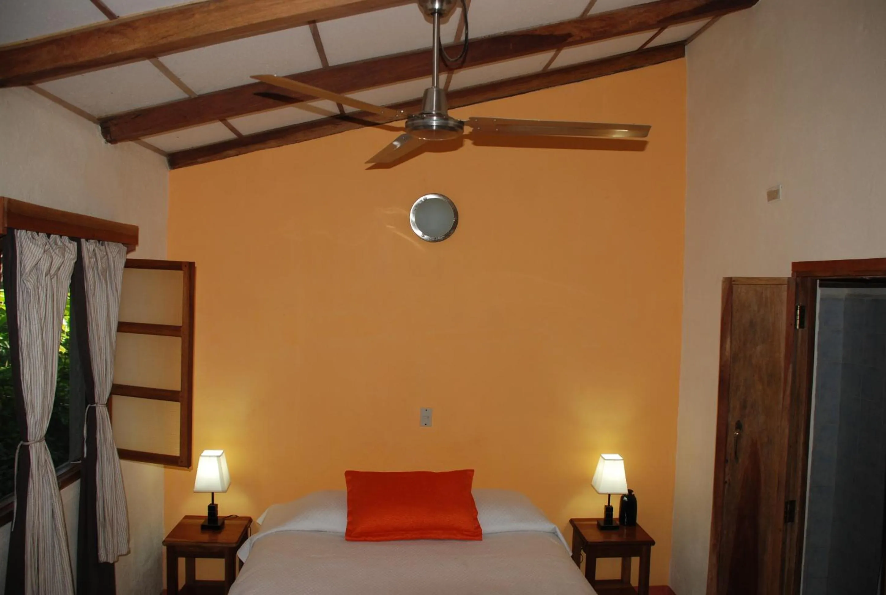 Bed in Hotel Casa Barcelona