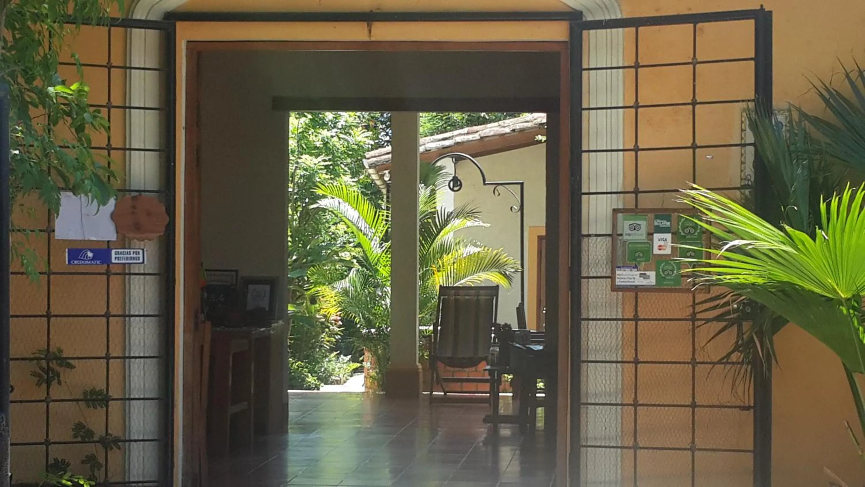 Facade/entrance in Hotel Casa Barcelona