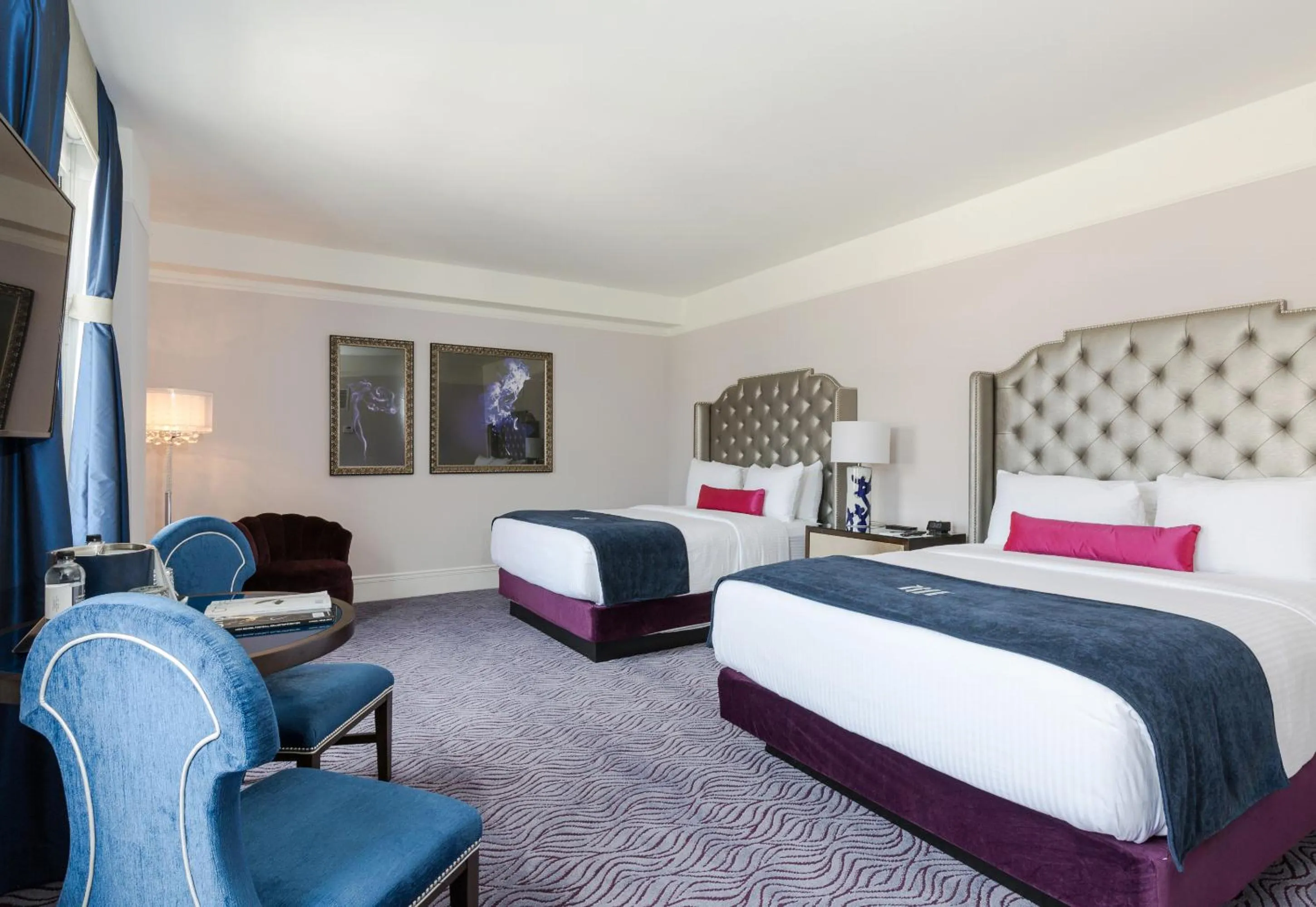 Photo of the whole room, Bed in The Read House Hotel