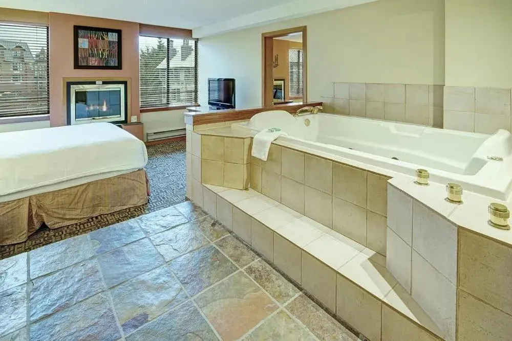 Mountain Lodge One Bedroom Suite in Mountain Side Hotel Whistler by Executive Mountain Lodge One Bedroom Suite in Mountain Side Hotel Whistler by Executive