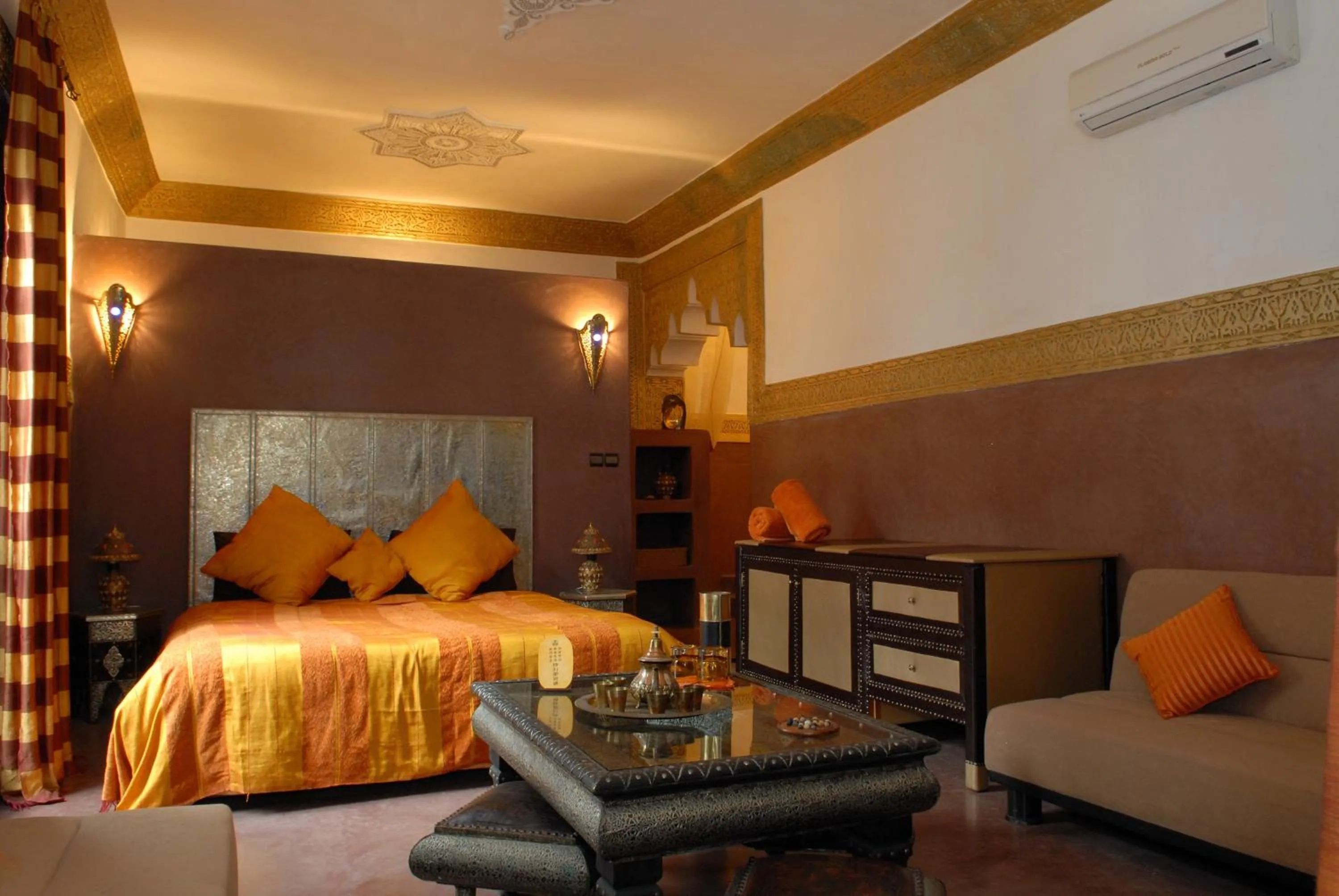 Bed in Riad Minorisa