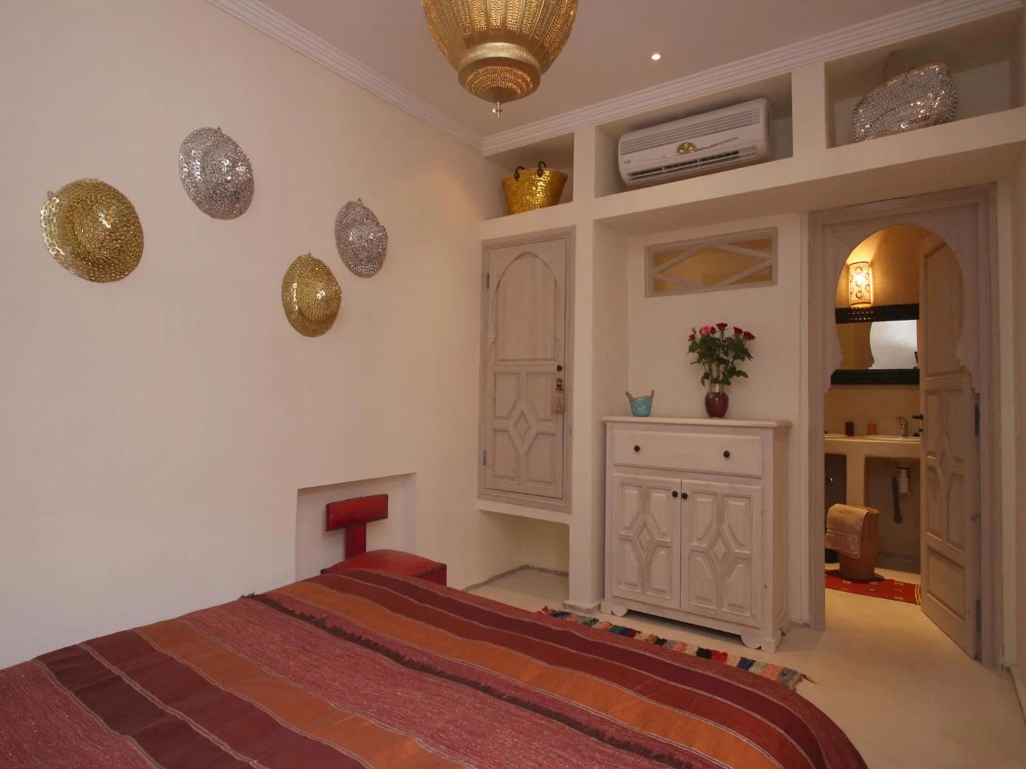 Photo of the whole room, Bed in Riad Tahani
