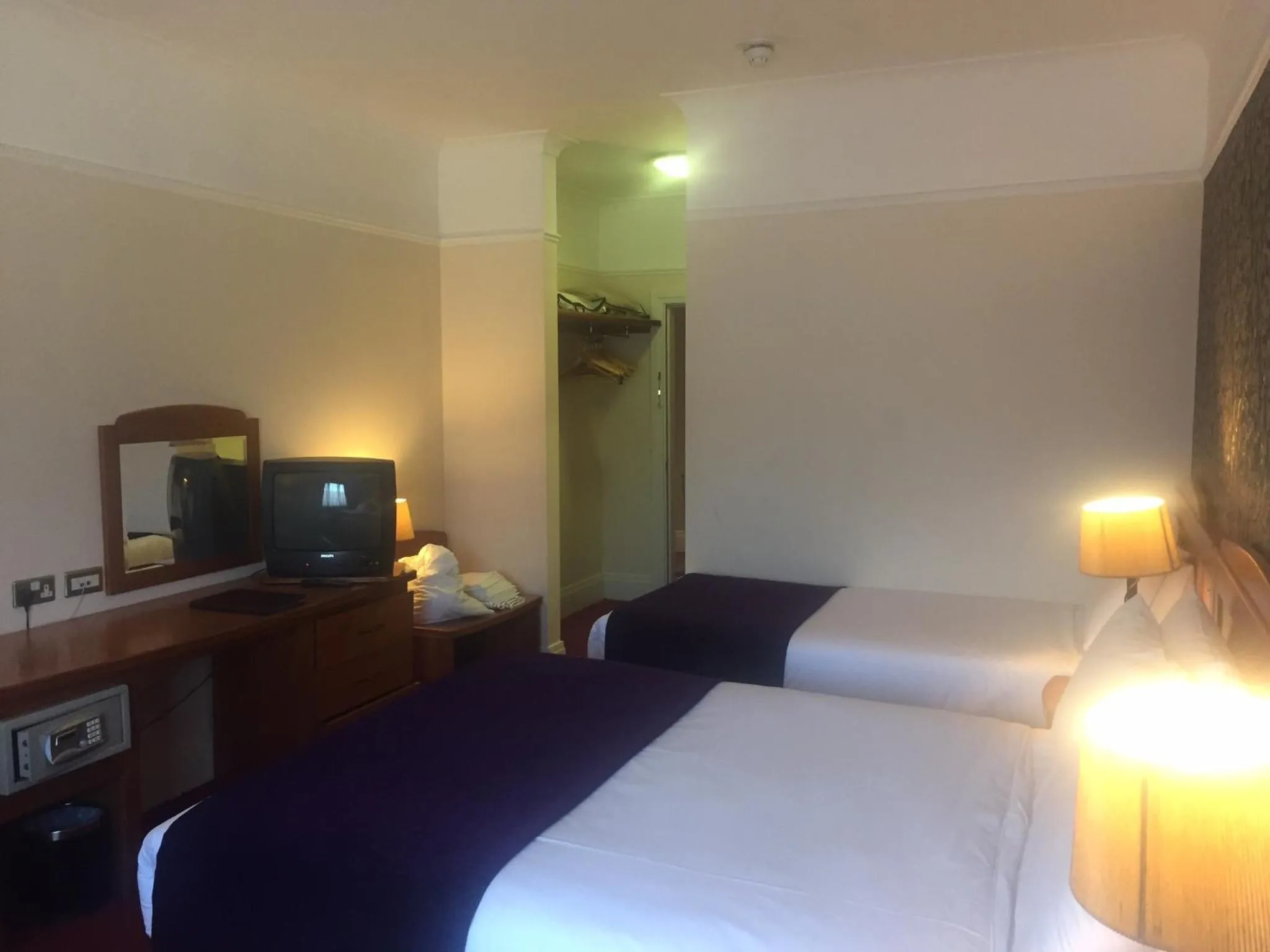 Bedroom, Bed in Kilford Arms