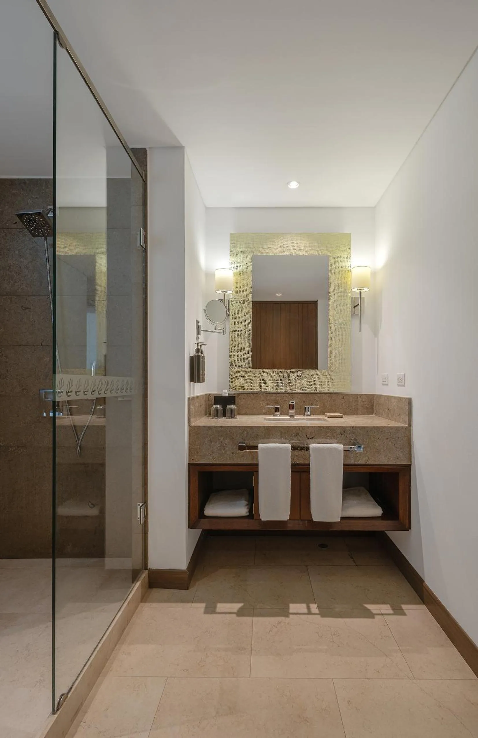 Bathroom in Hotel Chico 97 By OxoHotel