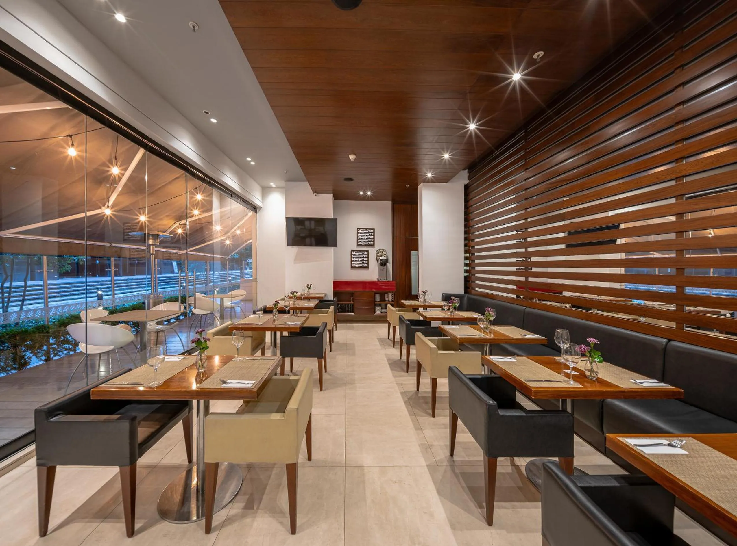 Restaurant/places to eat in Hotel Chico 97 By OxoHotel