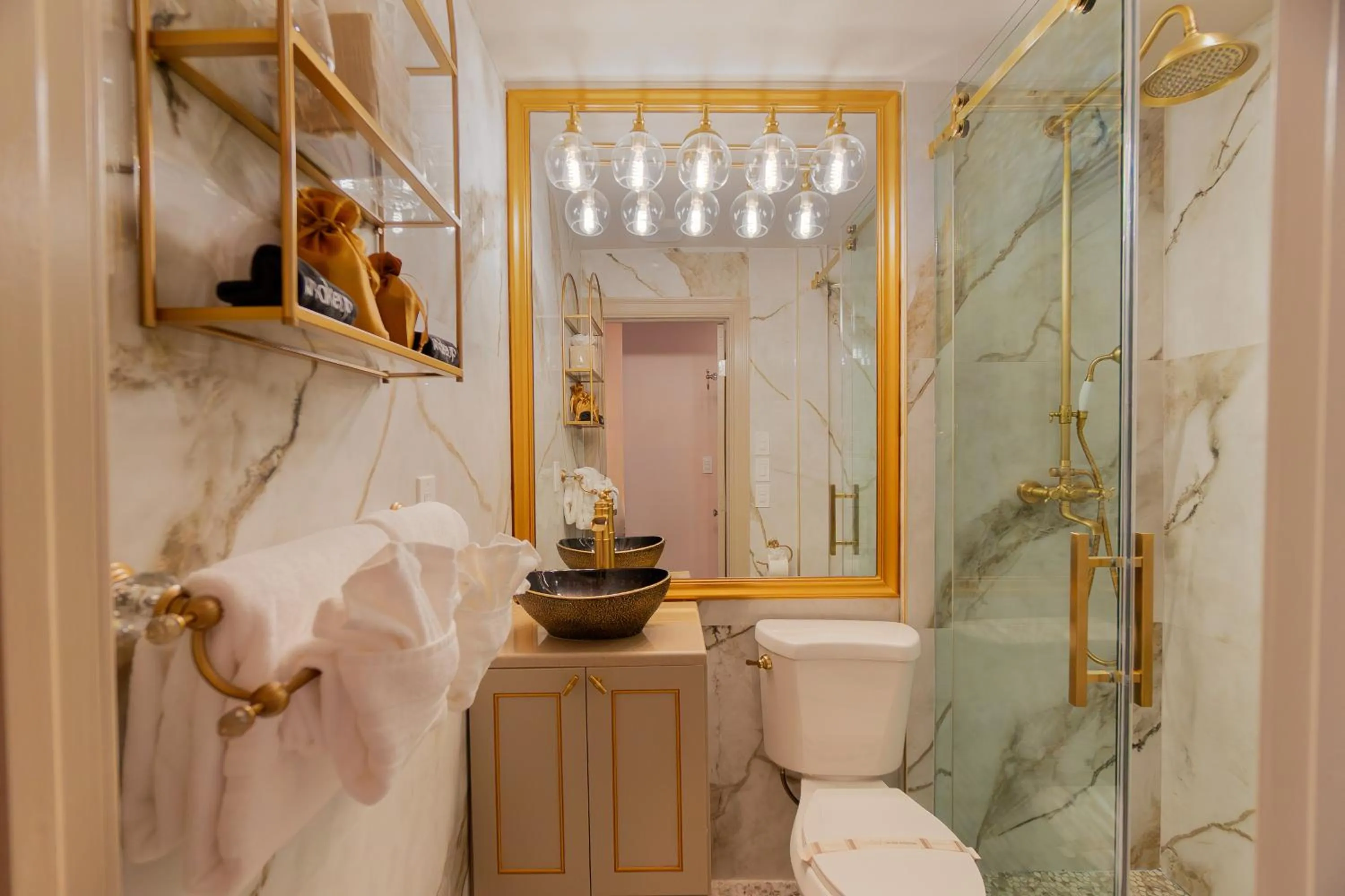 Hemingway Suites at Palm Beach Hotel Island