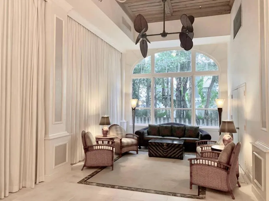 Lobby or reception in Hemingway Suites at Palm Beach Hotel Island
