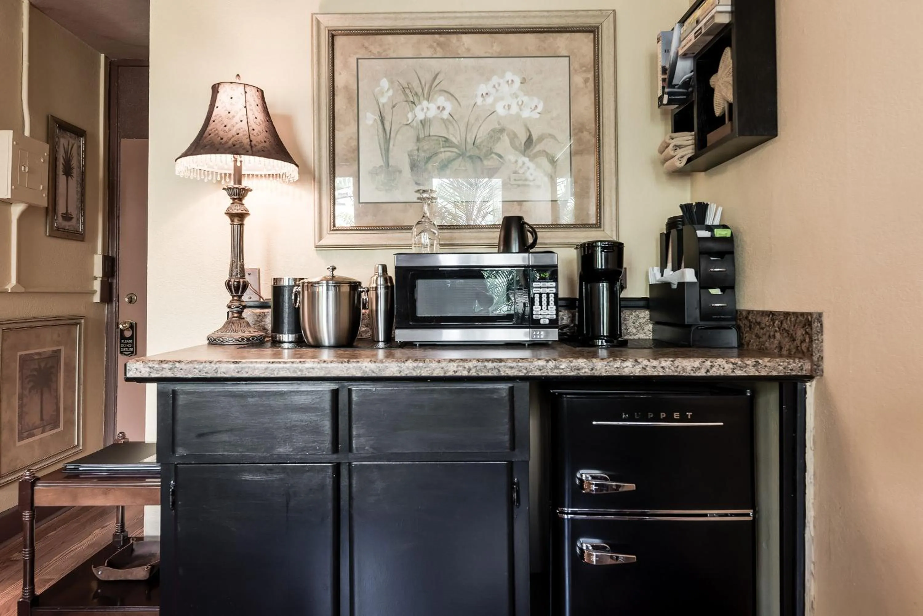 Coffee/tea facilities in Hemingway Suites at Palm Beach Hotel Island