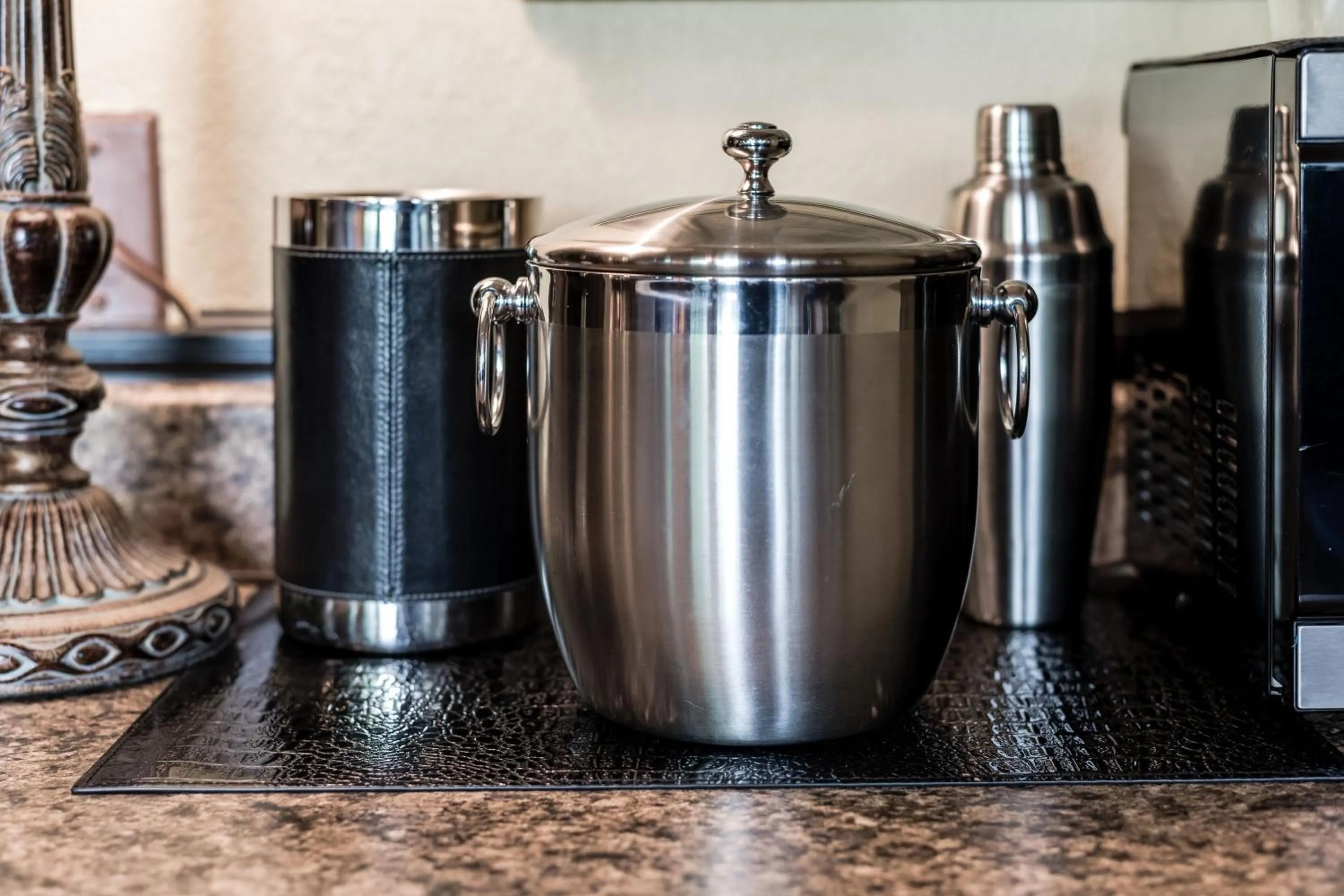 Drinks in Hemingway Suites at Palm Beach Hotel Island