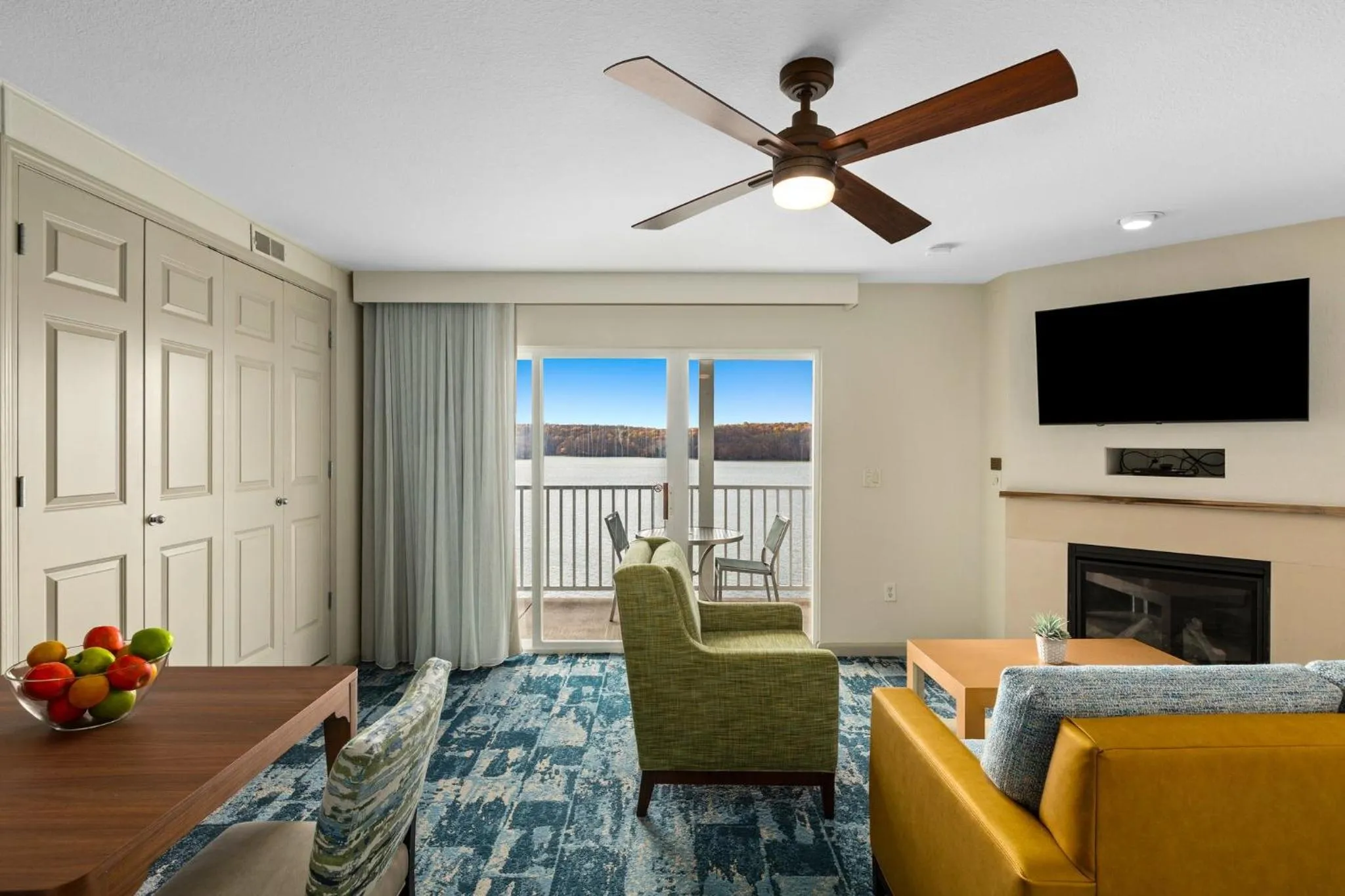 Living room in WorldMark Lake of the Ozarks