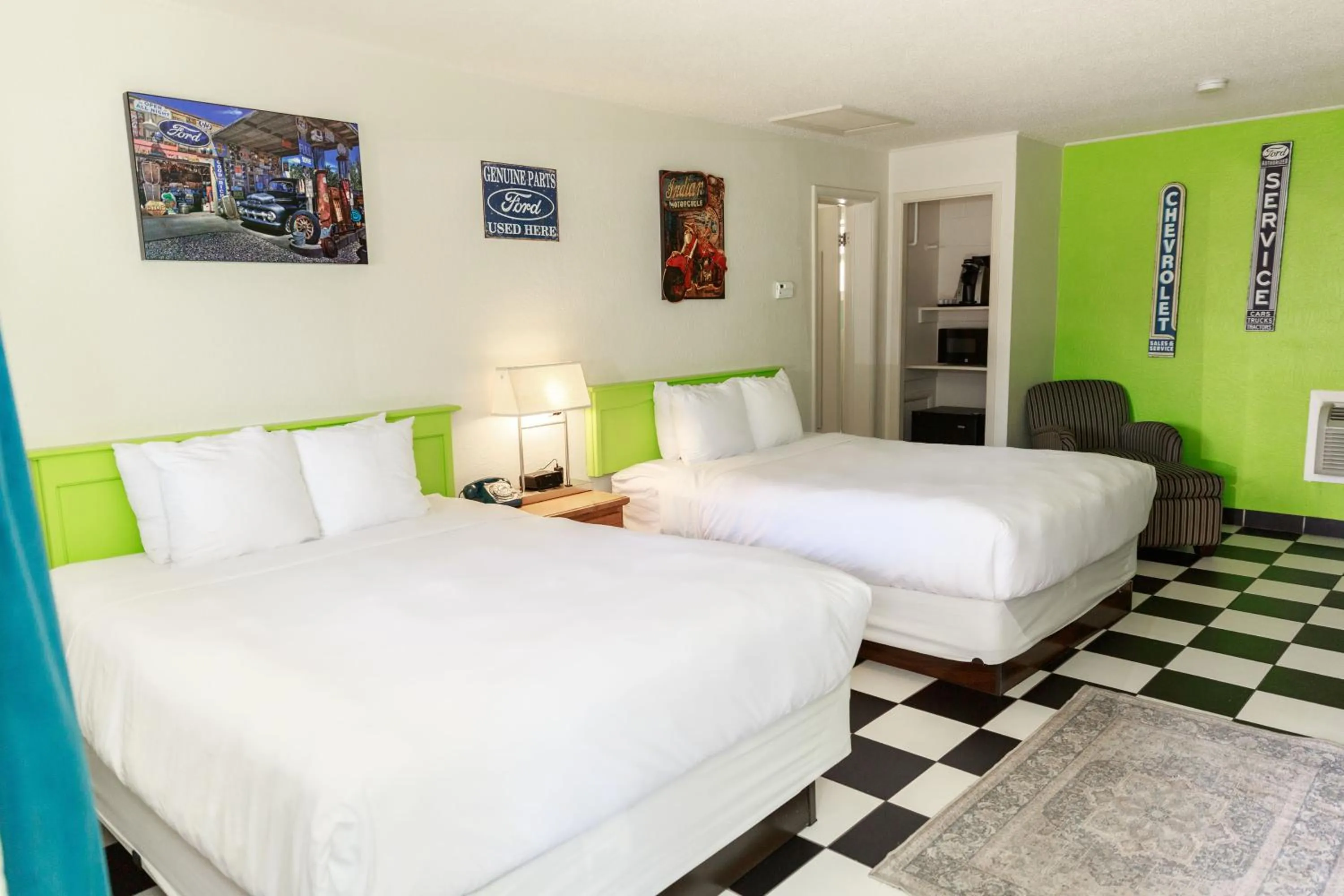 Bedroom, Bed in Retro Inn at Mesa Verde