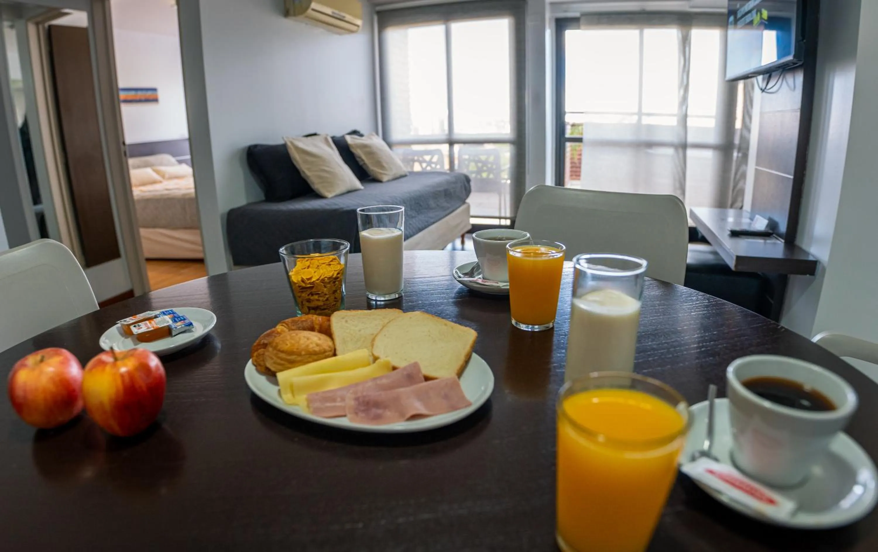 Breakfast in Kube Apartments Express