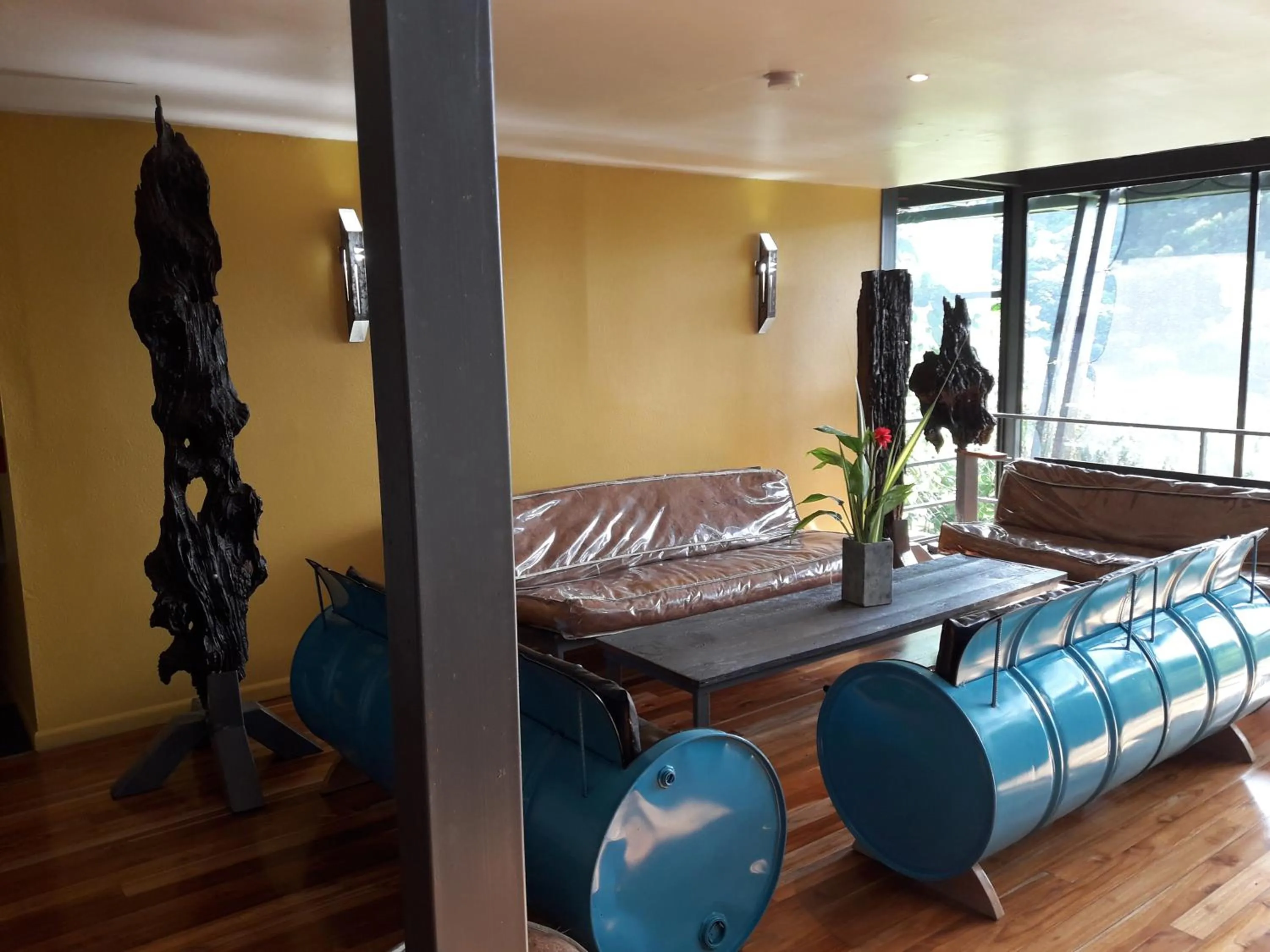 Living room, Bed in Celeste Mountain Lodge