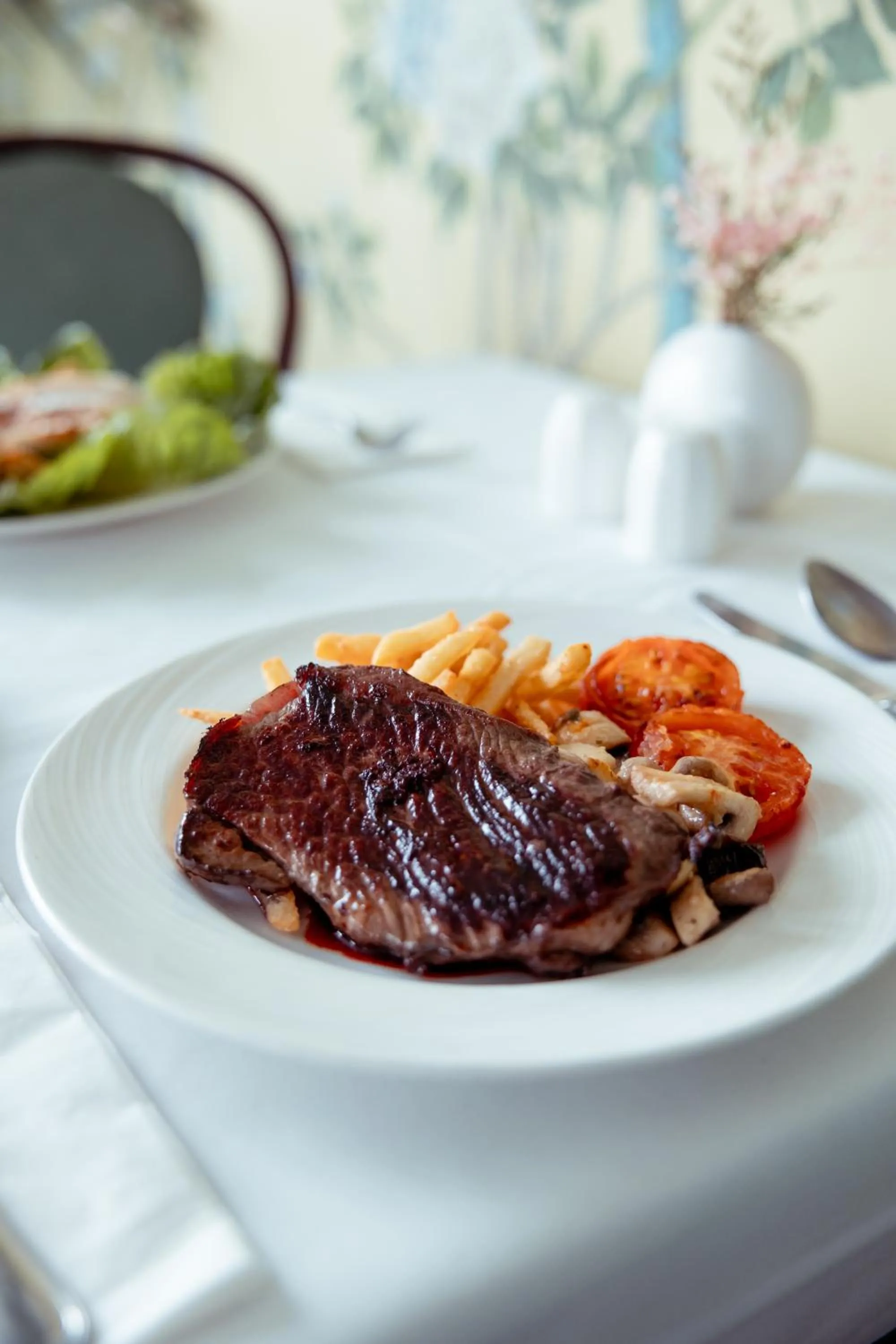 Restaurant/places to eat in The Chatsworth Hotel