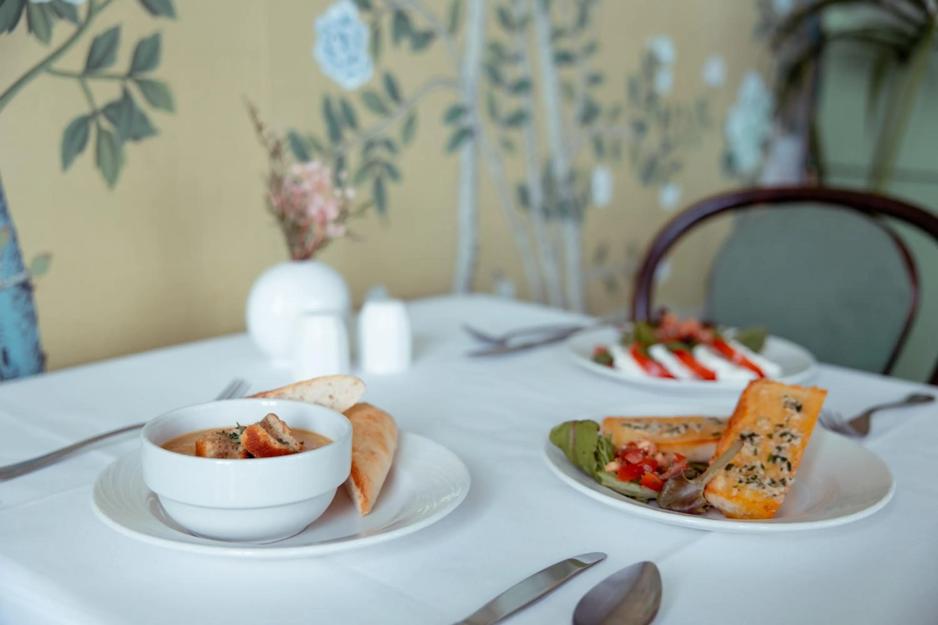 Restaurant/places to eat in The Chatsworth Hotel