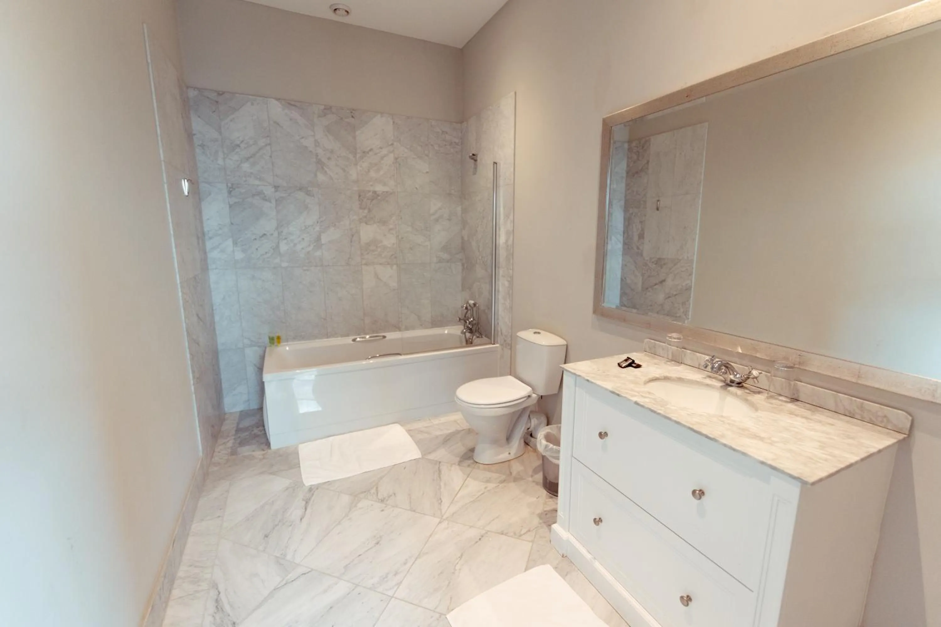 The Chatsworth Hotel