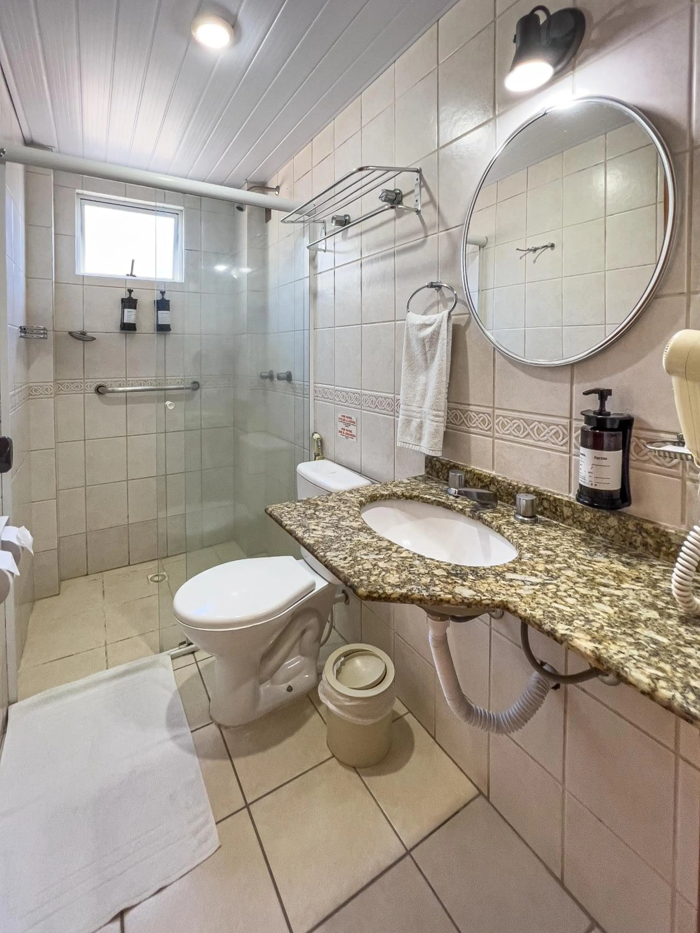 Shower in Pousada Garatéia