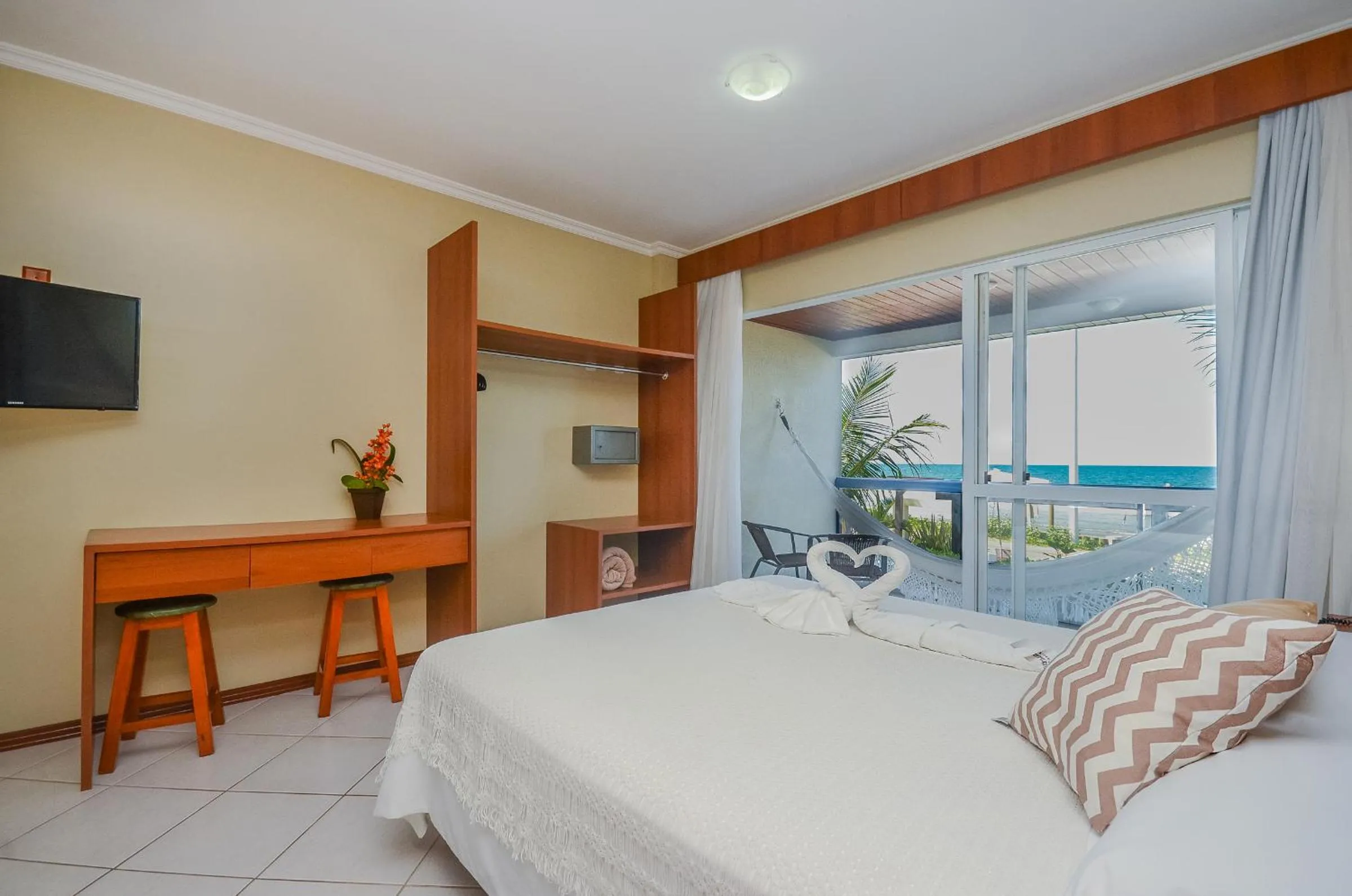 Photo of the whole room, Bed in Pousada Garatéia