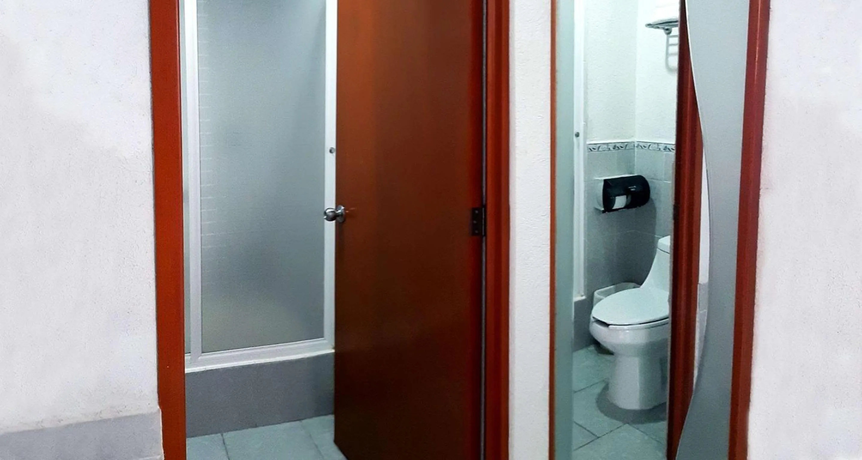 Bathroom in Best Western Global Express