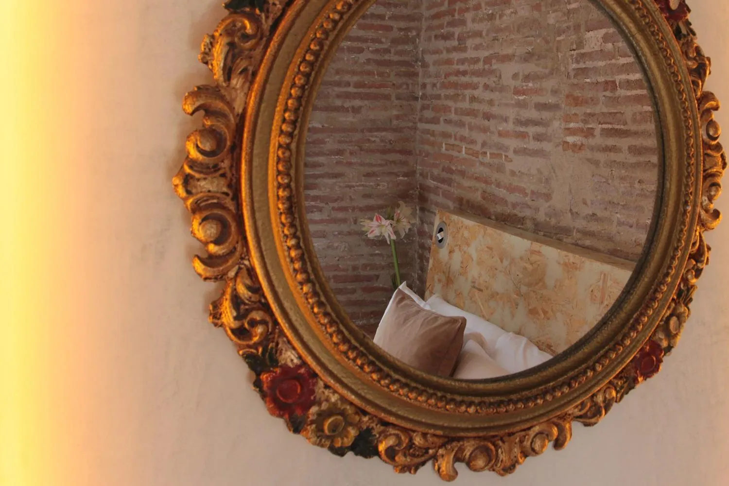 Decorative detail in Àmfores Boutique Guest House