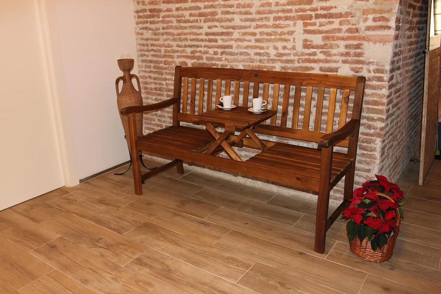 Area and facilities in Àmfores Boutique Guest House