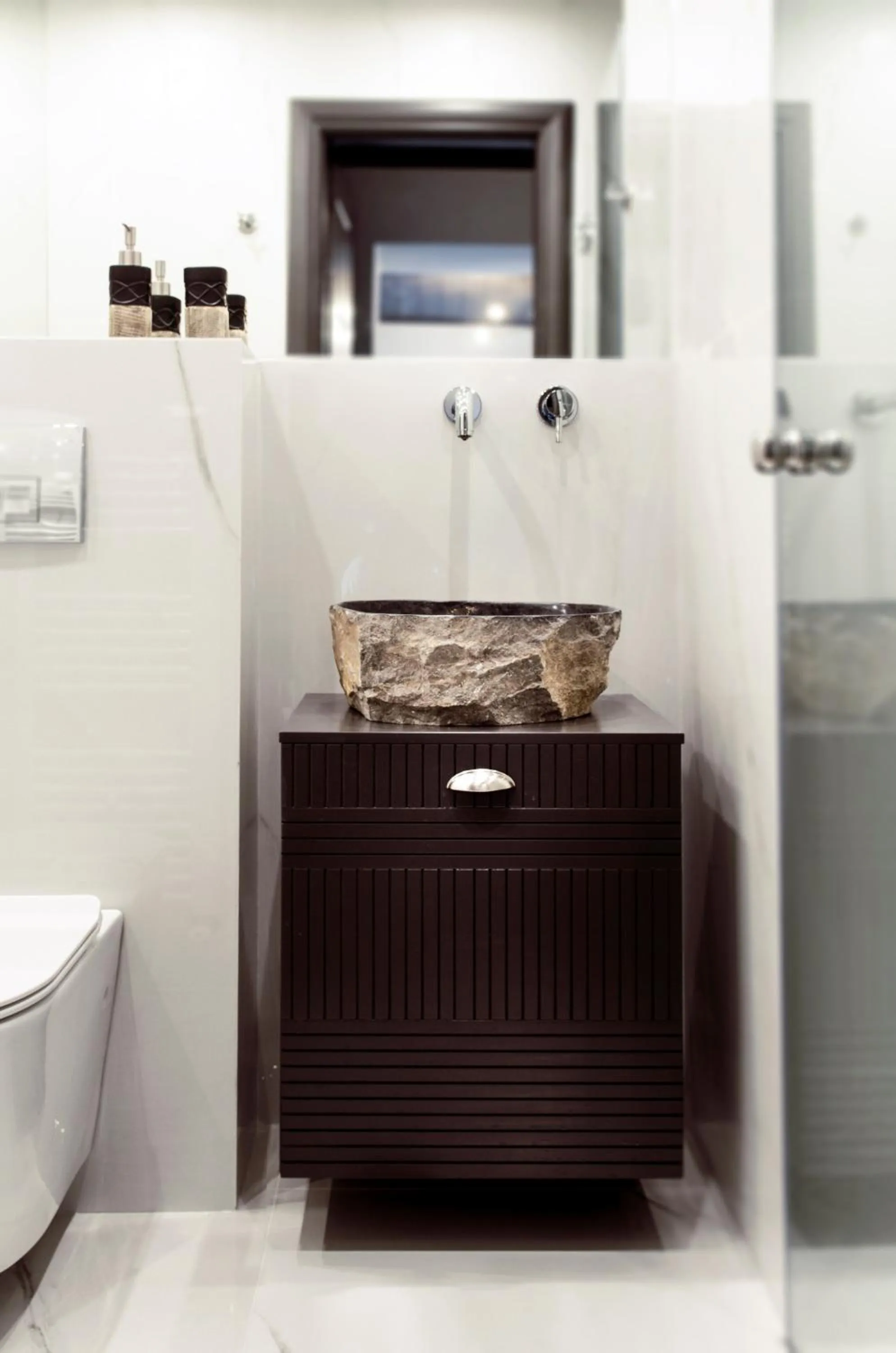 Shower in Rocks Republic