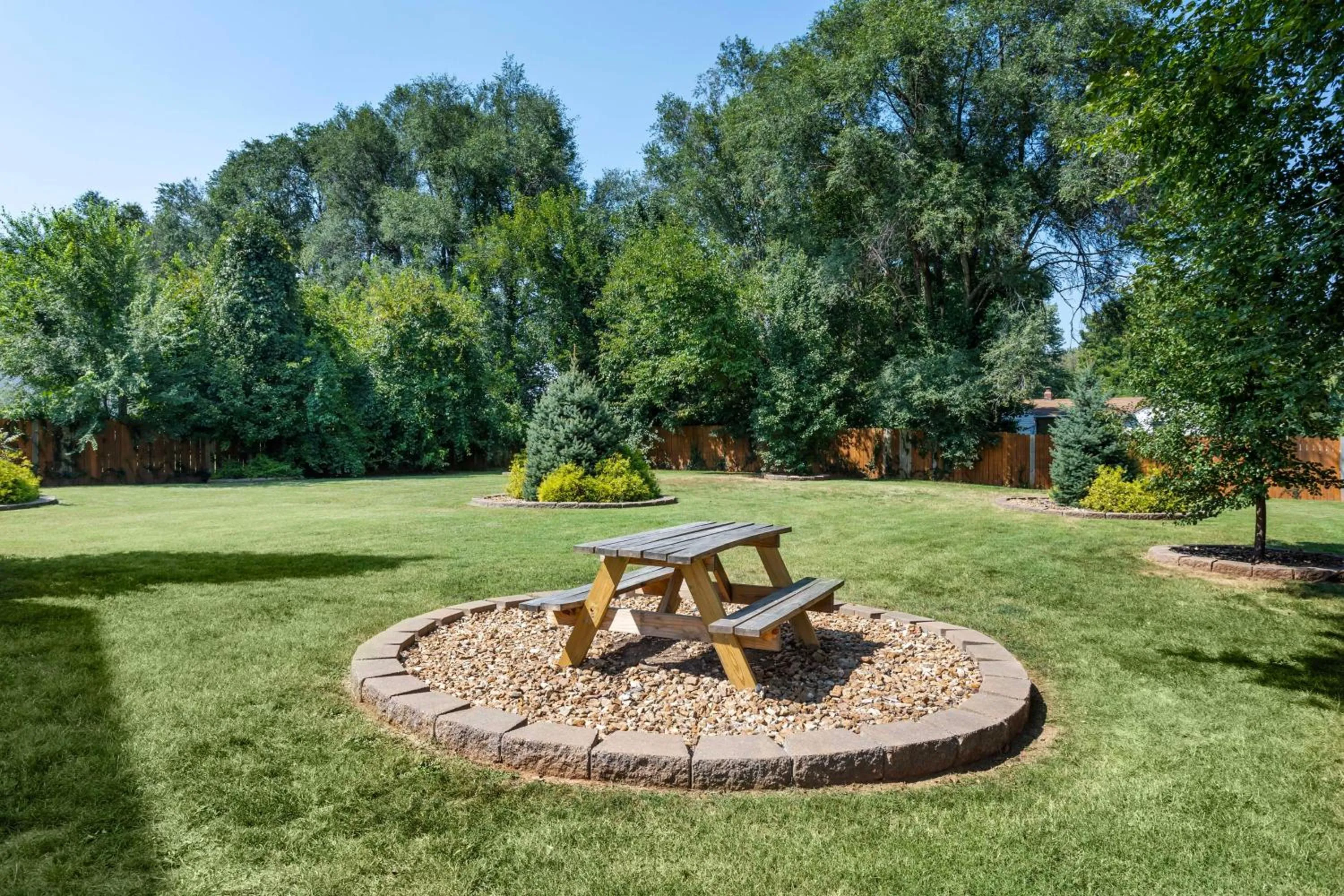 Property building in Best Western Plus Springfield Airport Inn