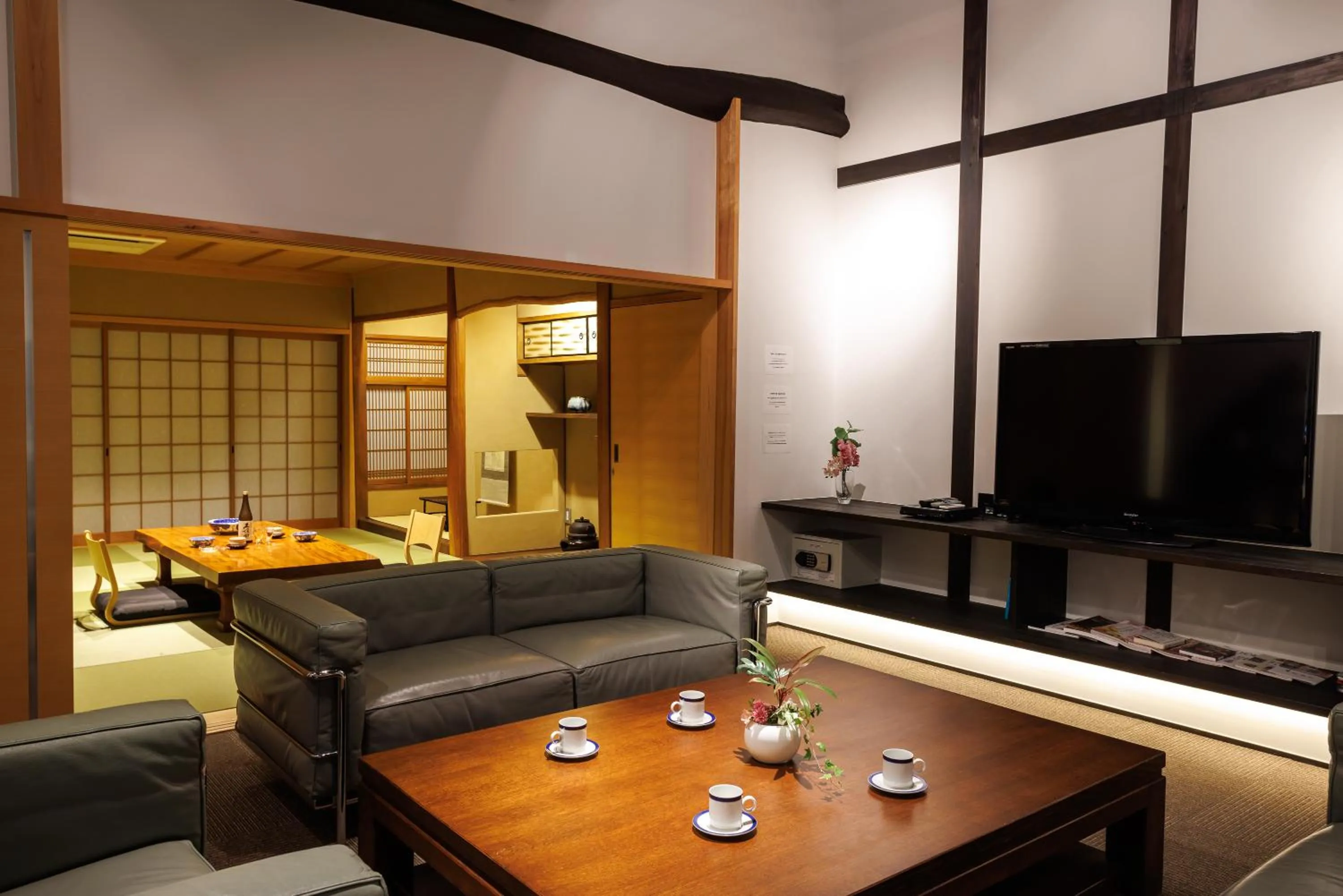 TV and multimedia in Kyoyado Usagi