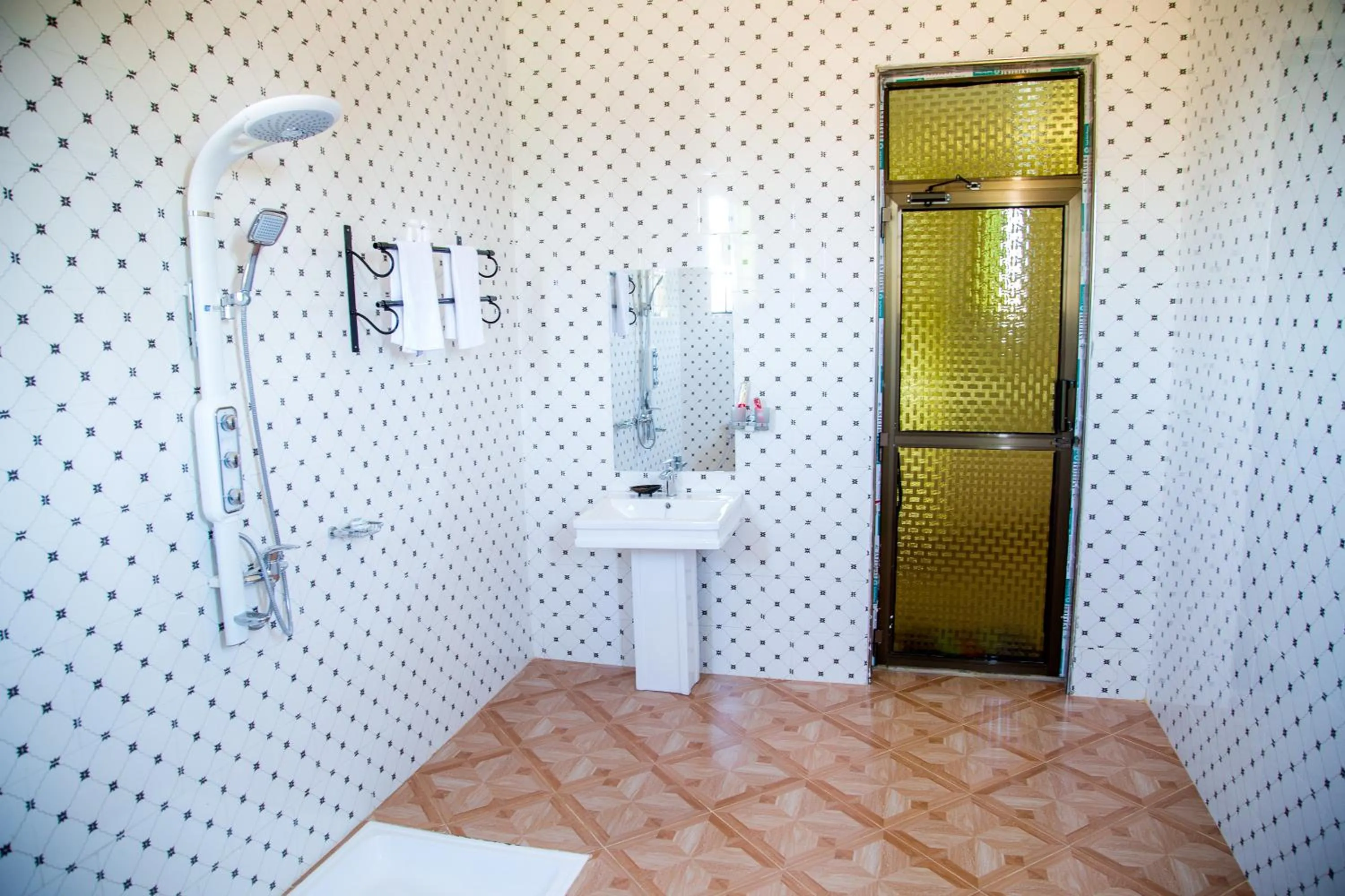 Shower in Asmorein Hotel