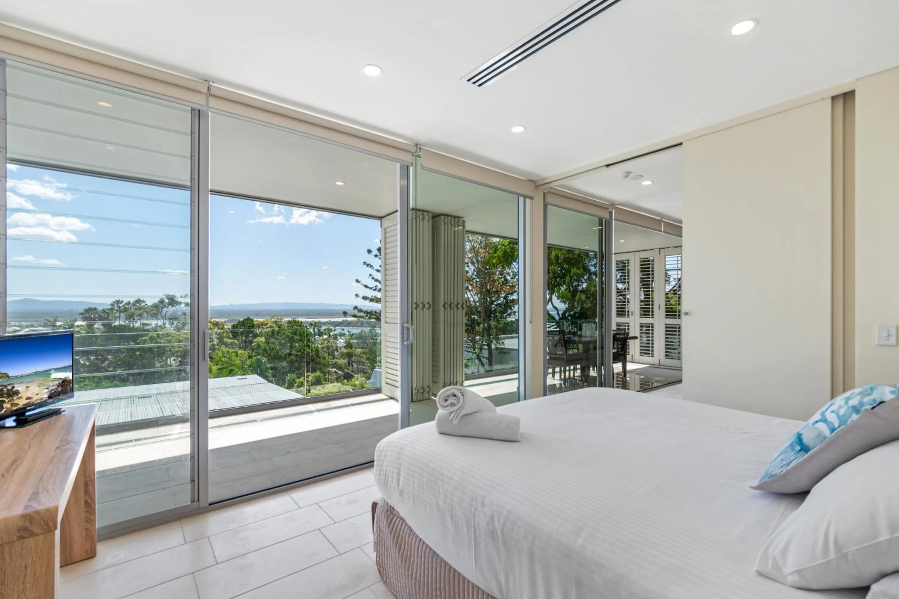 Bedroom, Bed in The Rise Noosa