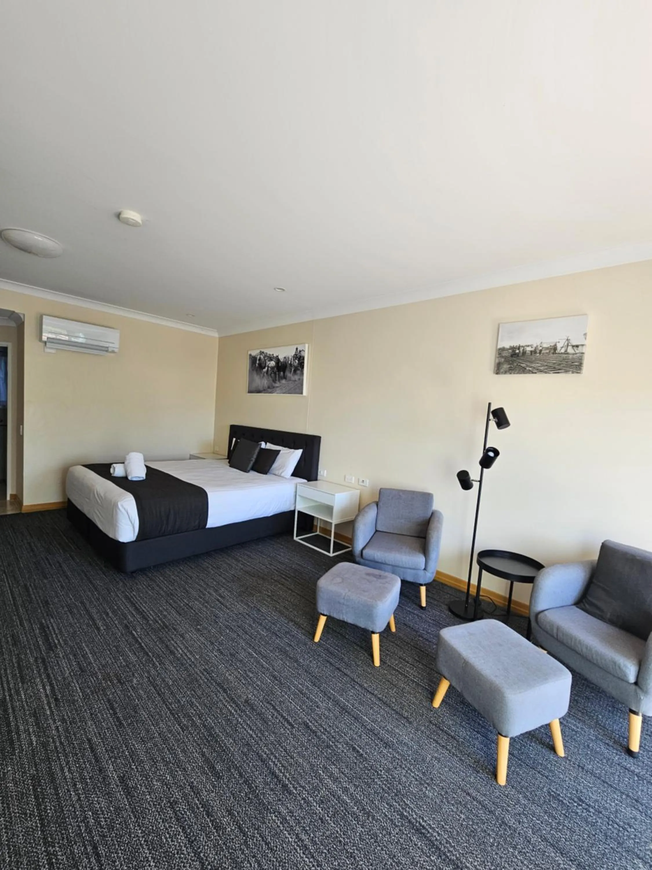 Bedroom, Bed in Eastgate on the Range Motel