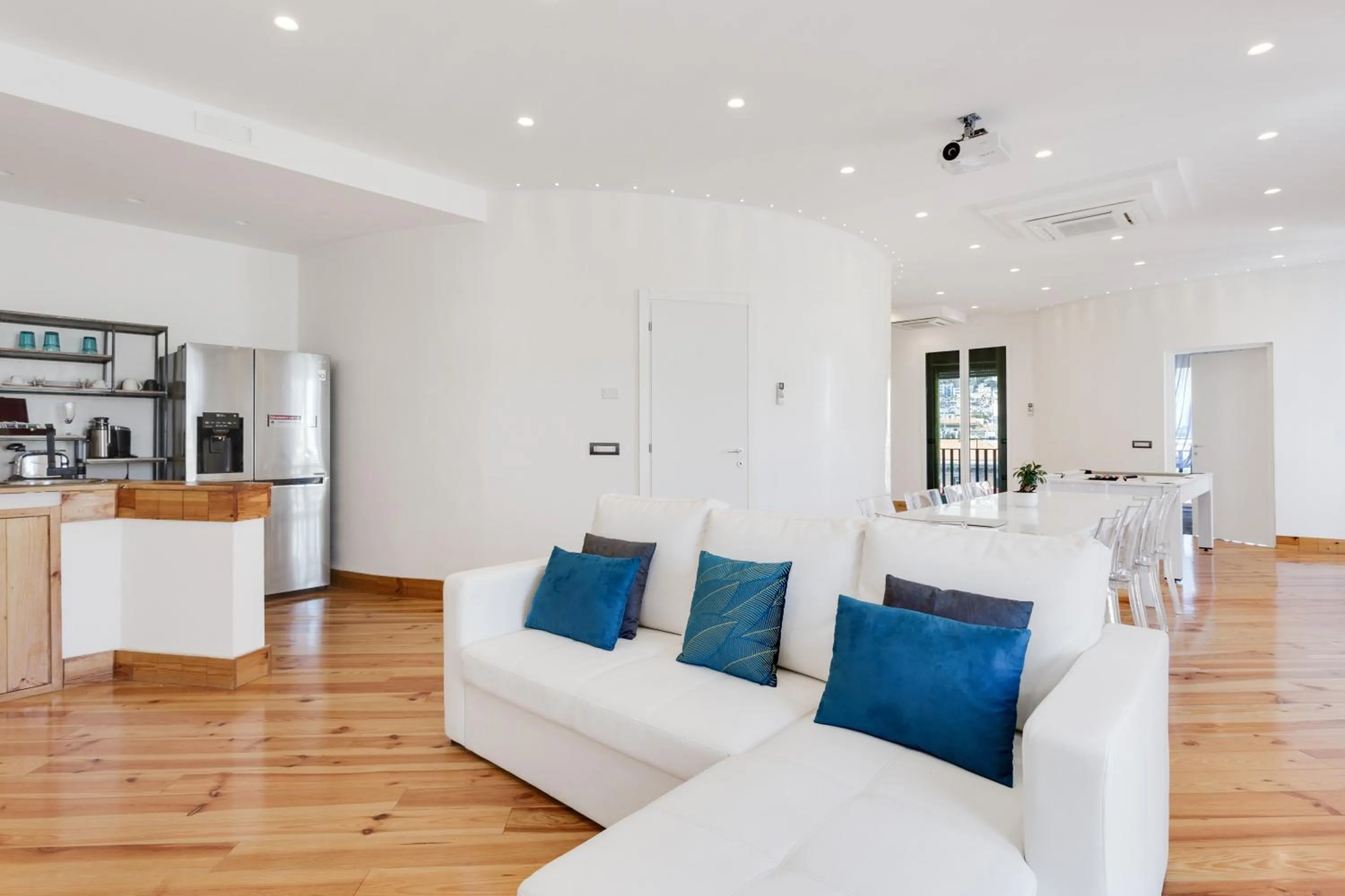 Kitchen or kitchenette in Tiffany & Babylon Luxury Stay