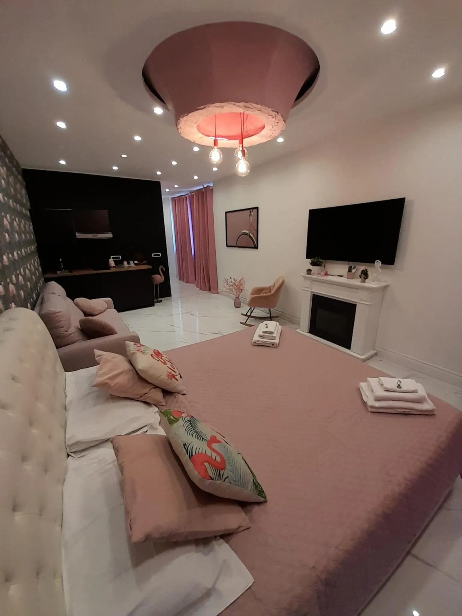 Photo of the whole room, Bed in Tiffany & Babylon Luxury Stay