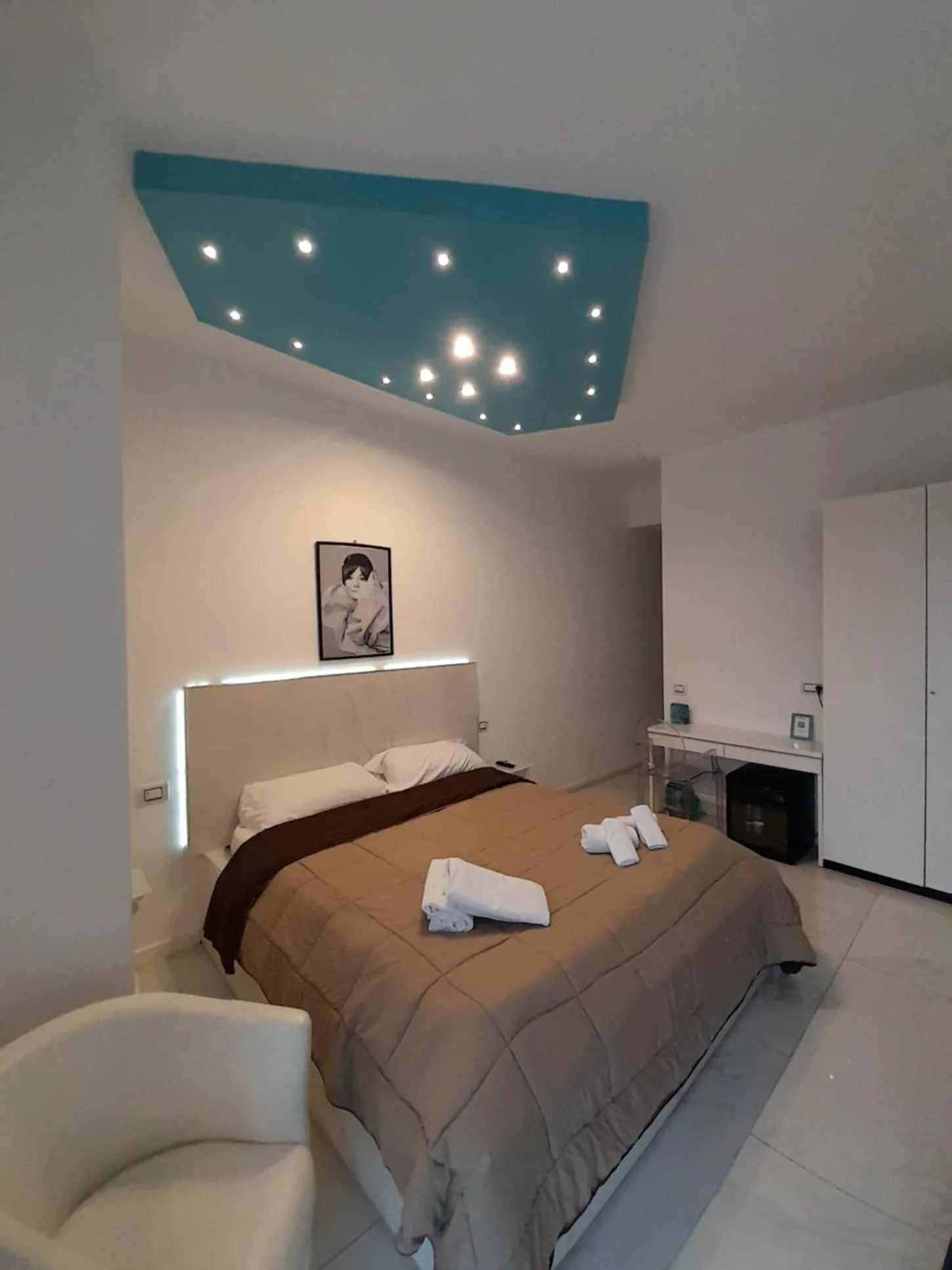 Bedroom, Bed in Tiffany & Babylon Luxury Stay