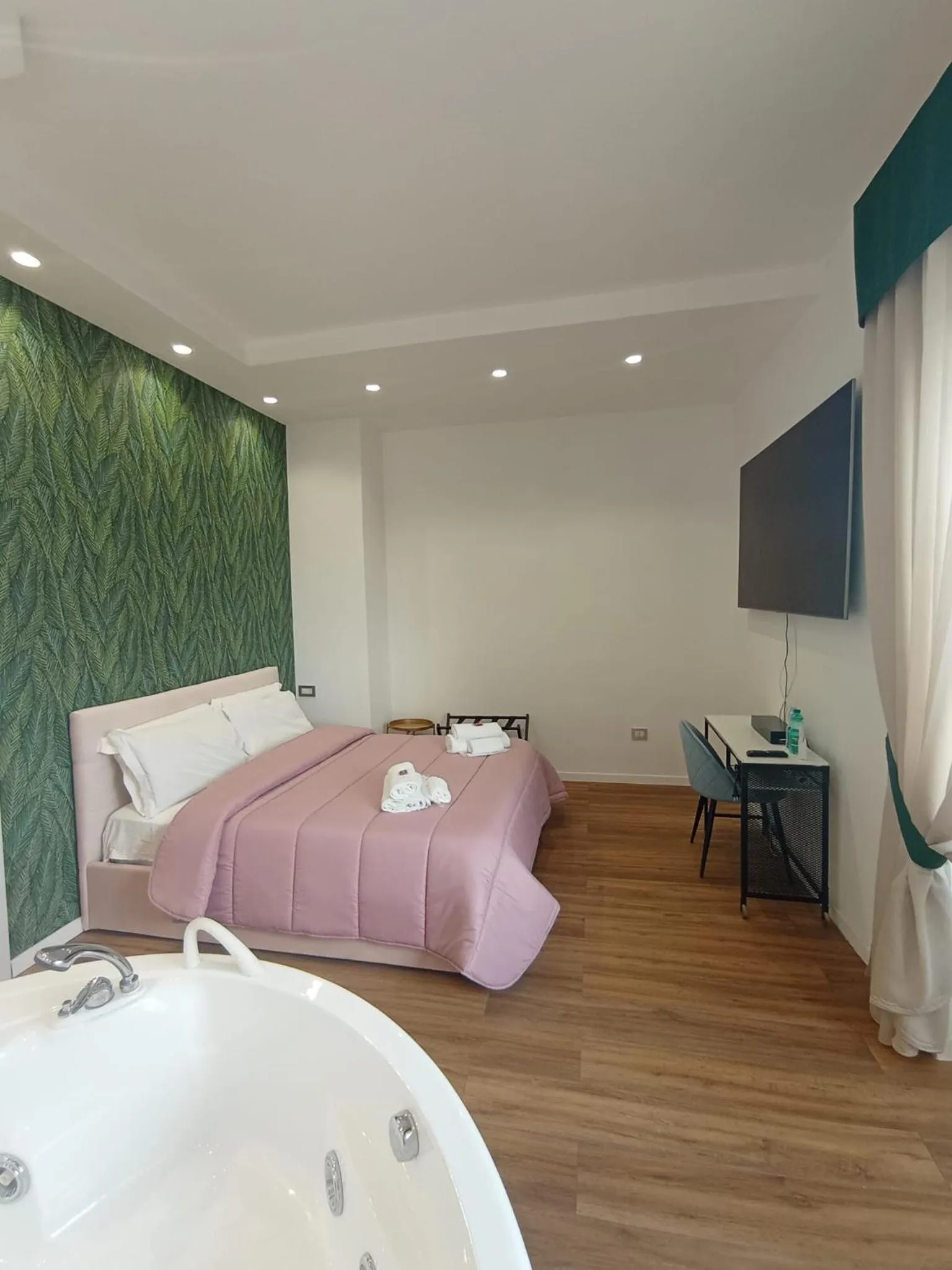 Bedroom, Bed in Tiffany & Babylon Luxury Stay